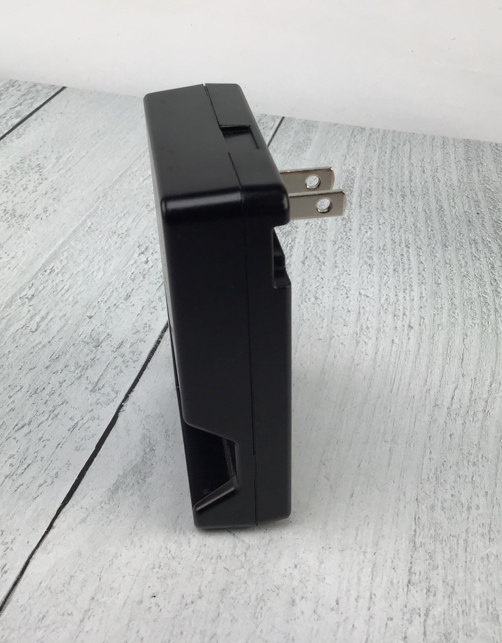NIKON Nikon MH-24 Battery Charger for EN-EL14 Used Good