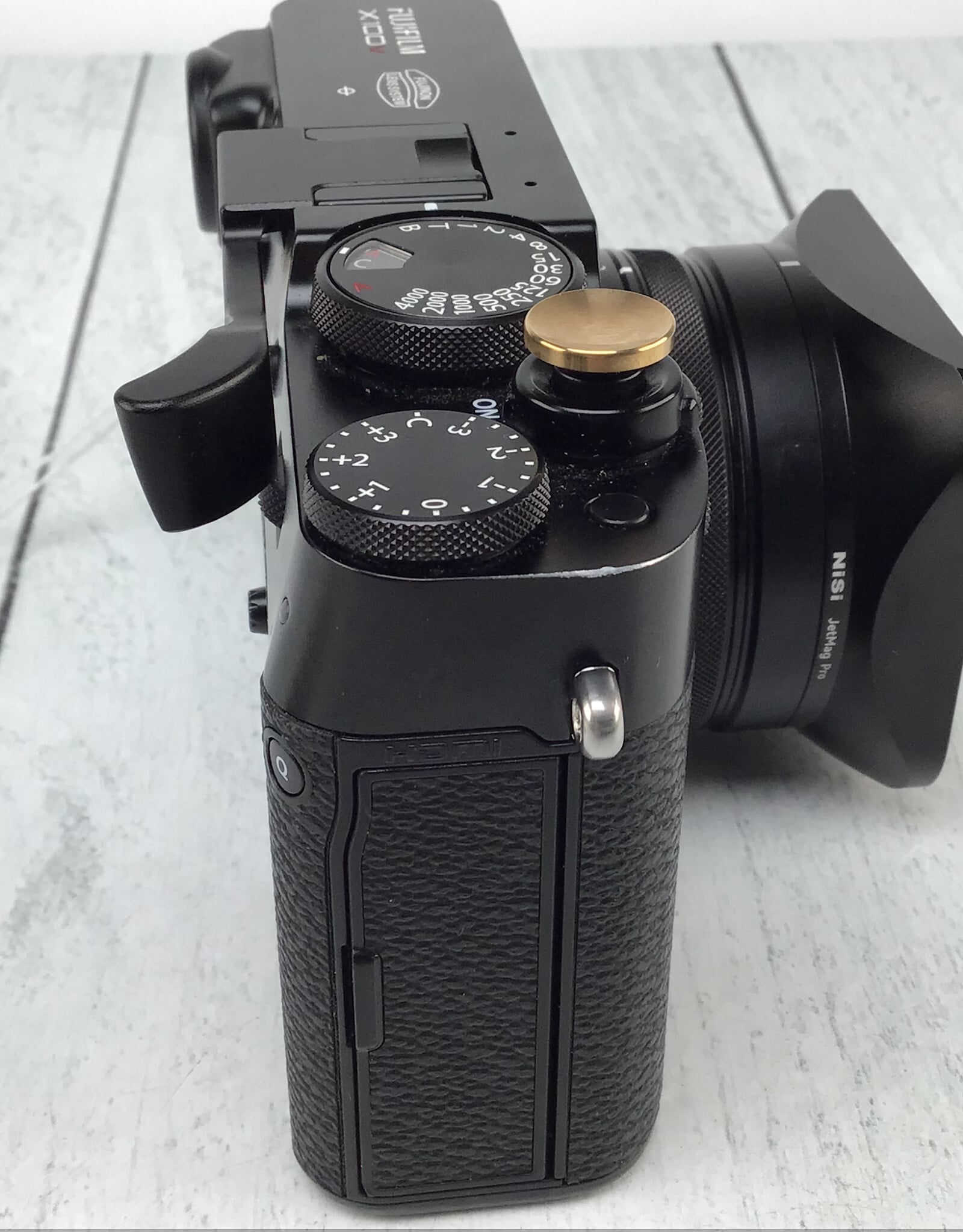 FUJI Fuji X100V Camera Black w/ Nisi Jet Mag UV, Lens Hood, Thumb Rest Used Good