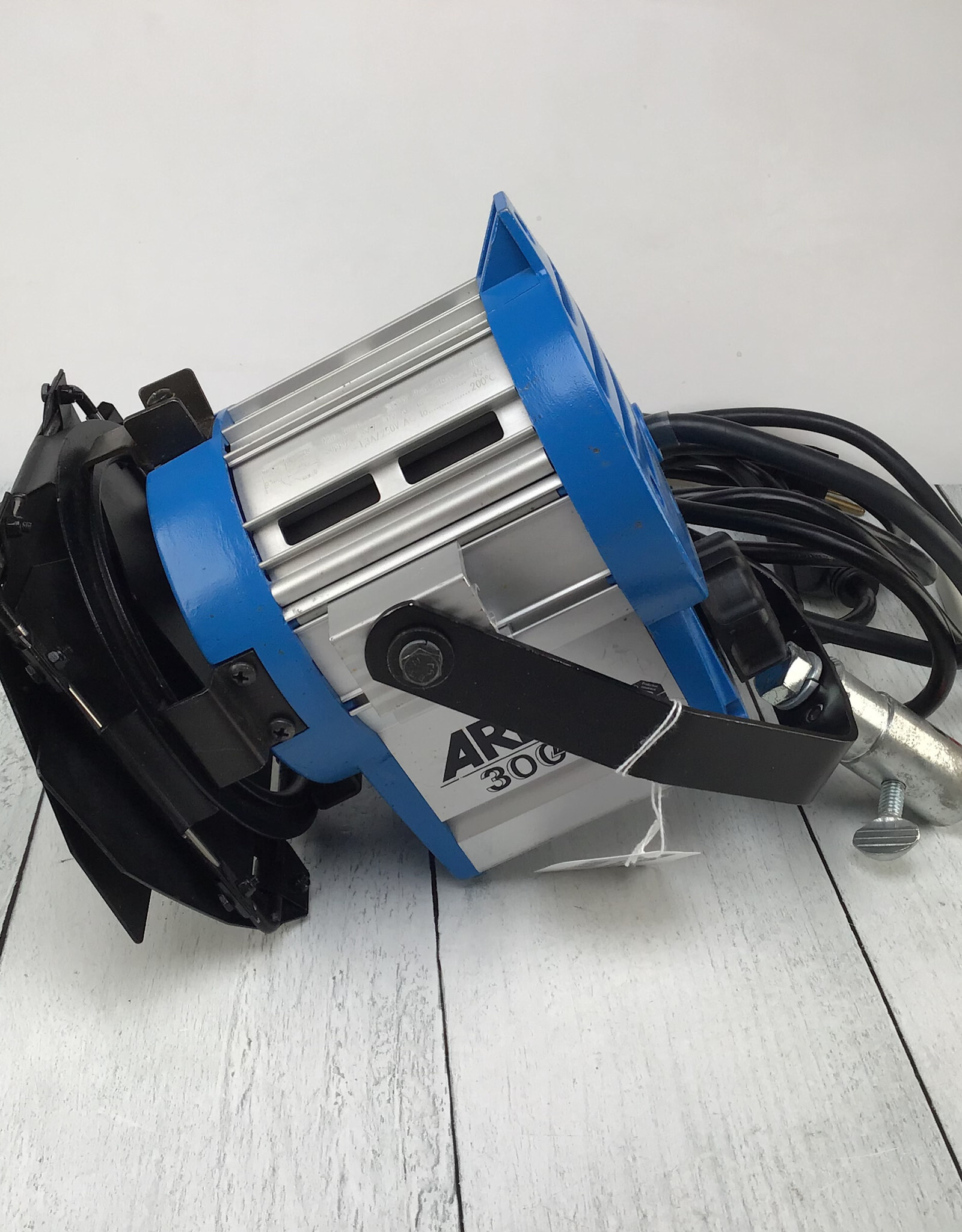 Arri Arri 300 Plus Tungsten Fresnell Light Used Good