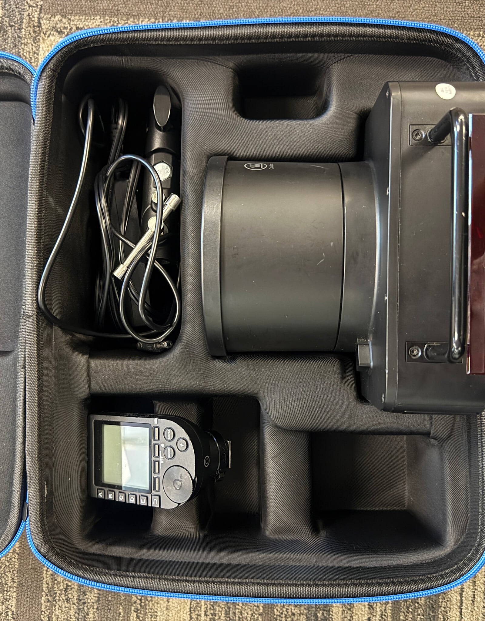 Neewer Neewer Q4 Flash in Case Used Good