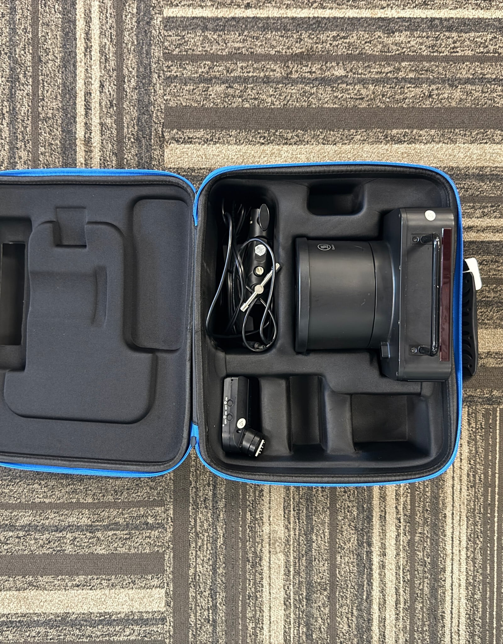 Neewer Neewer Q4 Flash in Case Used Good