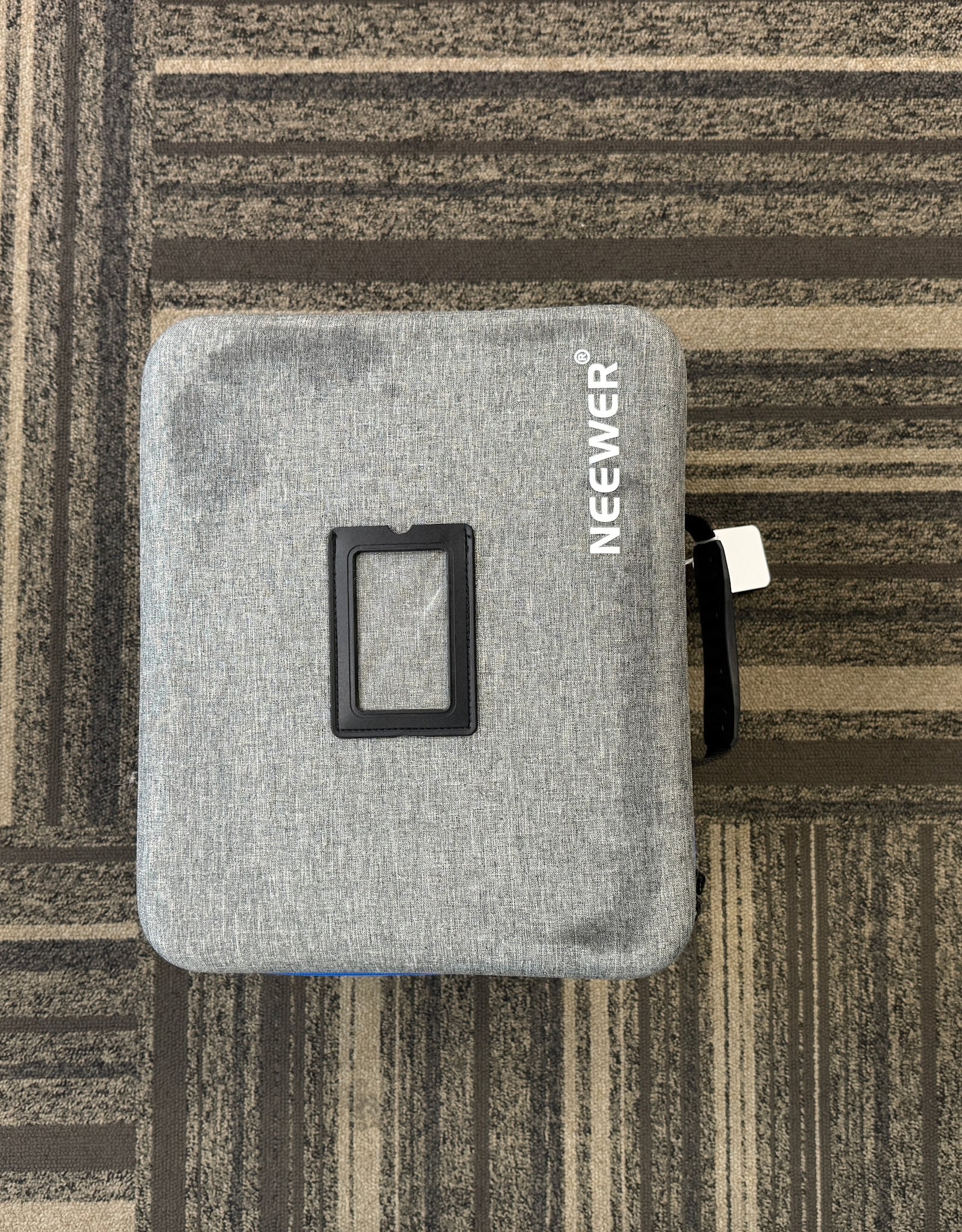 Neewer Neewer Q4 Flash in Case Used Good