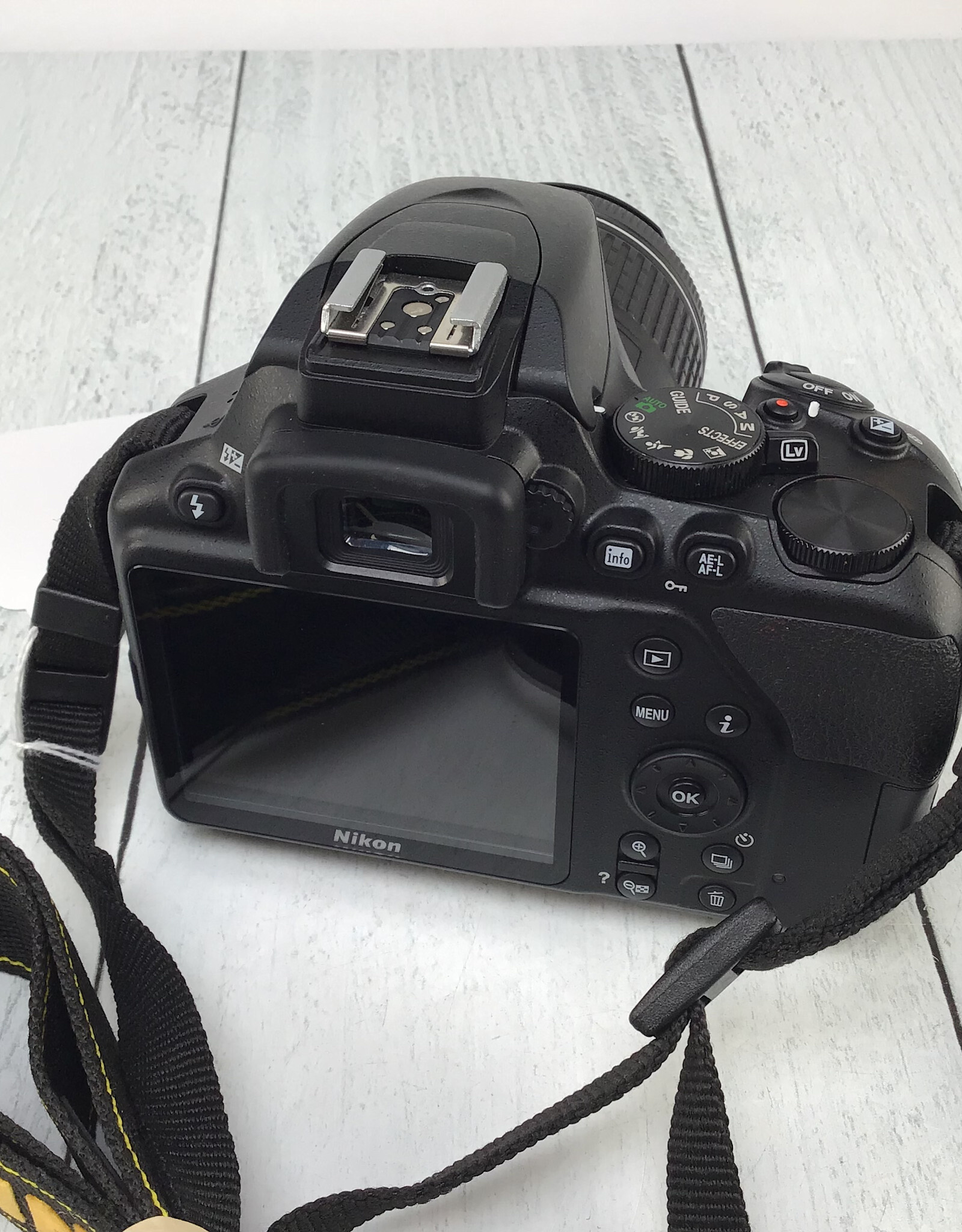 NIKON Nikon D3500 Camera w/ AF-P 18-55mm Used Good
