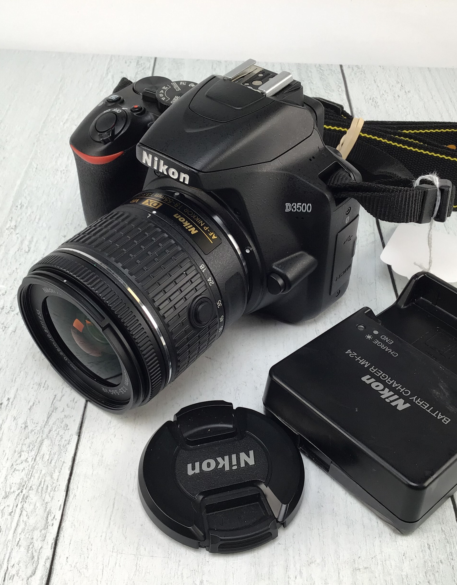 NIKON Nikon D3500 Camera w/ AF-P 18-55mm Used Good