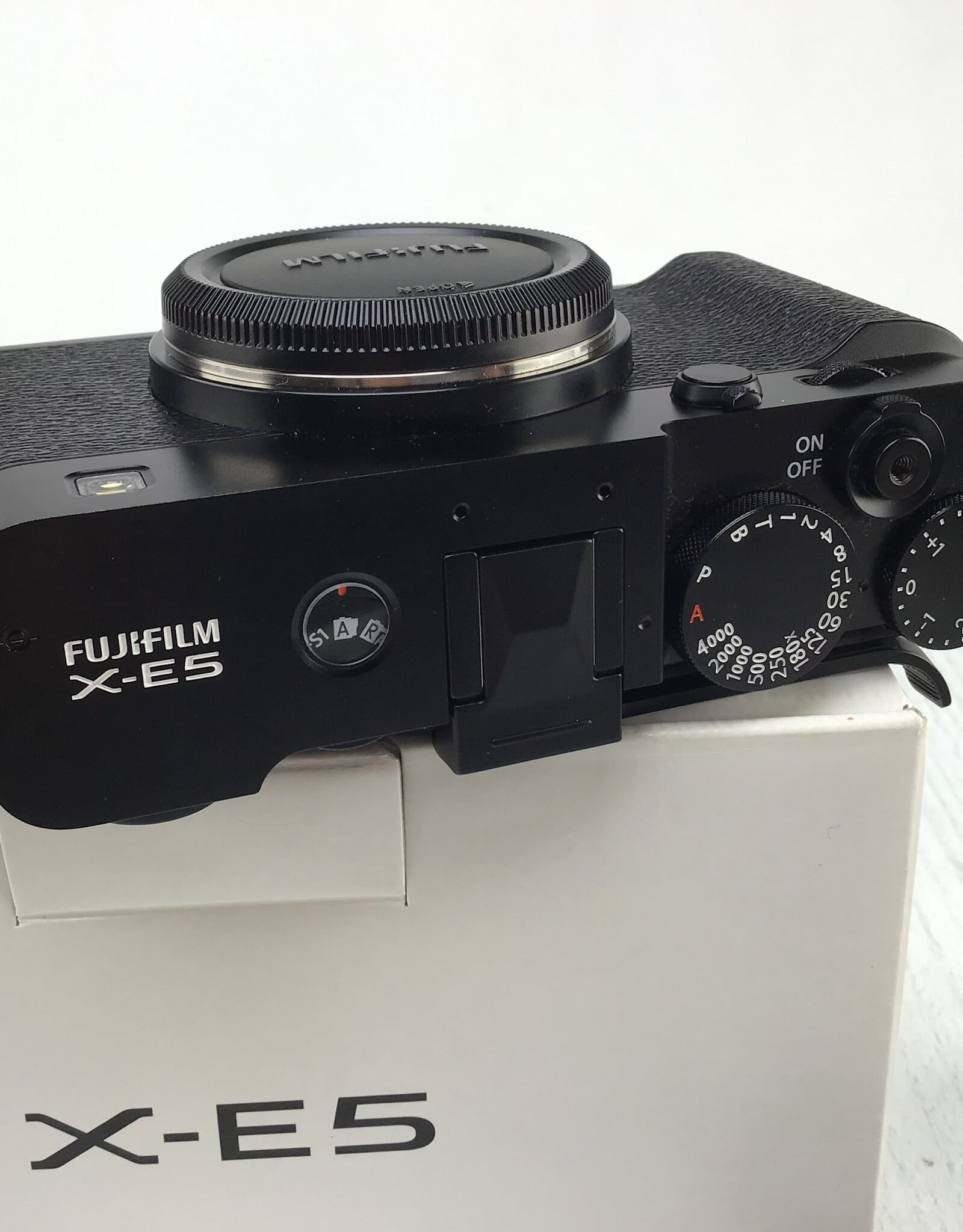 FUJI Fuji X-E5 Camera Body Black in Box Used EX