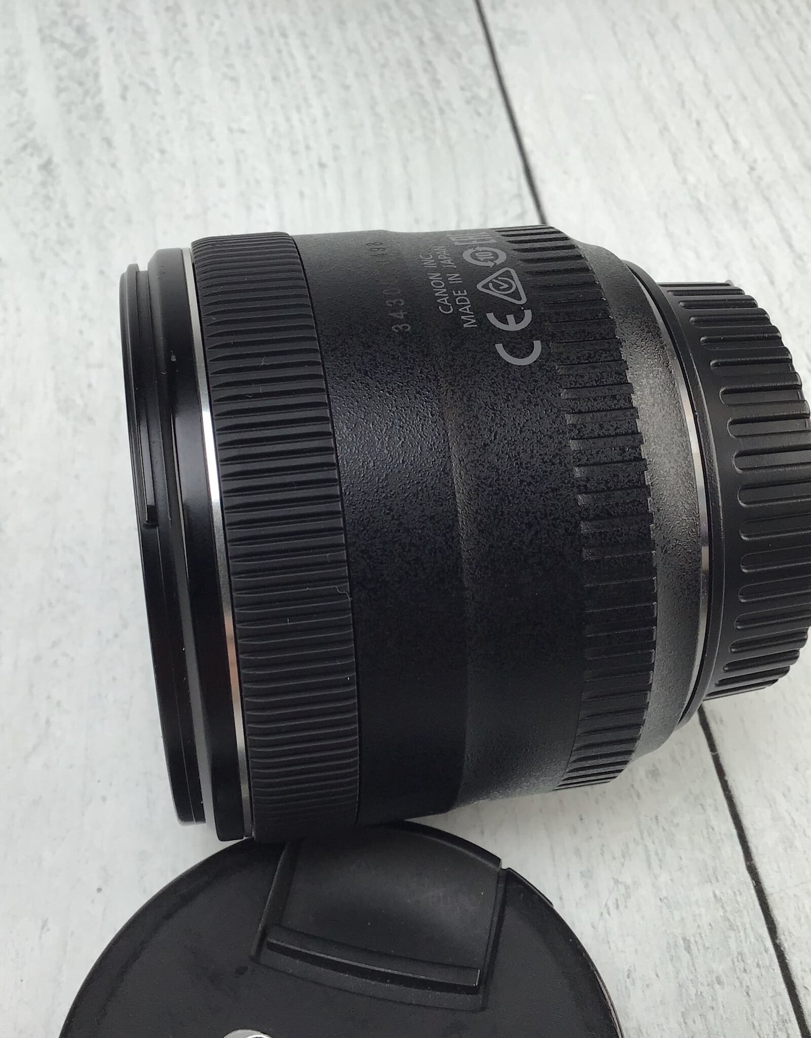 CANON Canon EF 35mm f2 IS USM Lens Used Good
