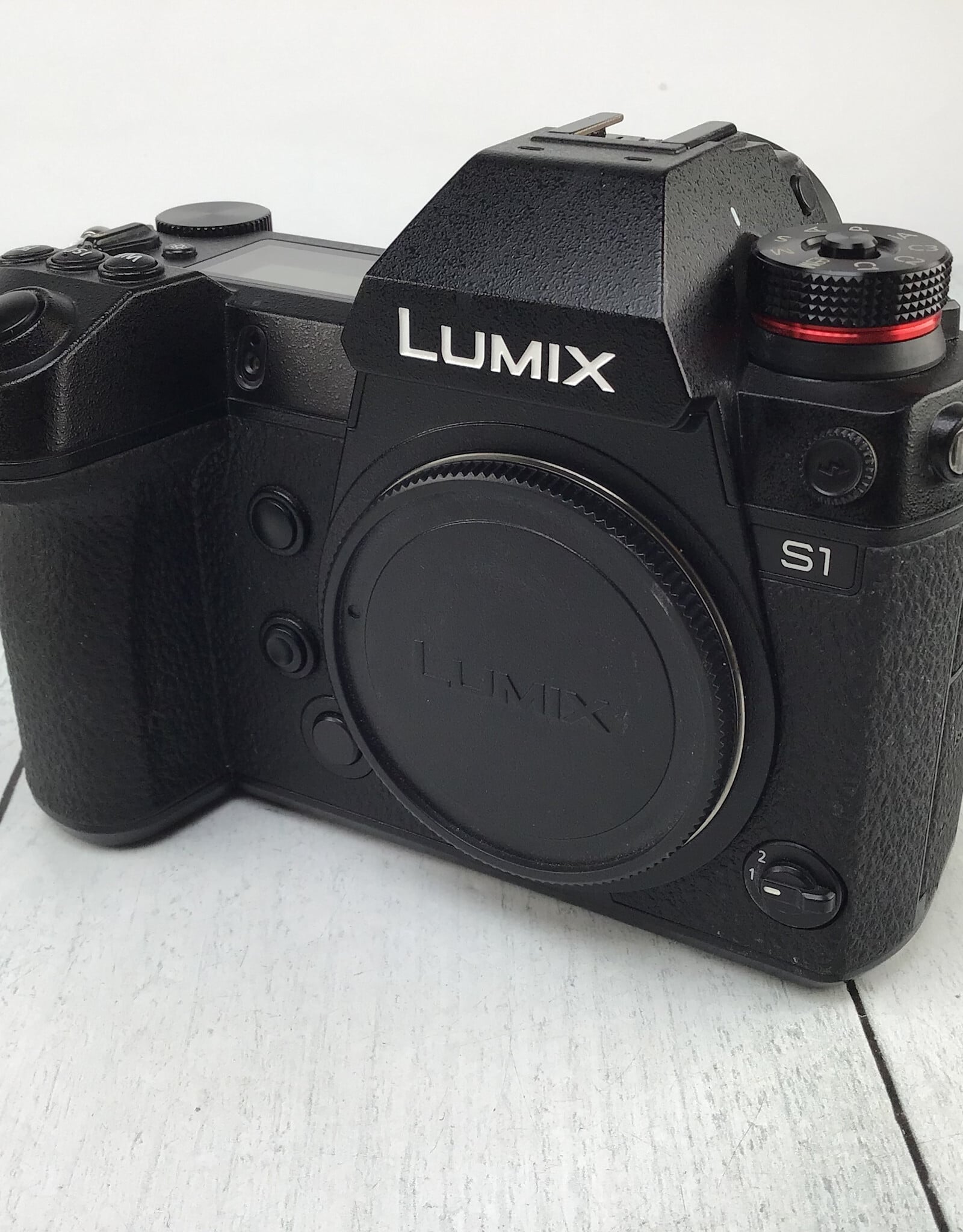 PANASONIC Panasonic Lumix S1 Camera Body w/ Charger EX