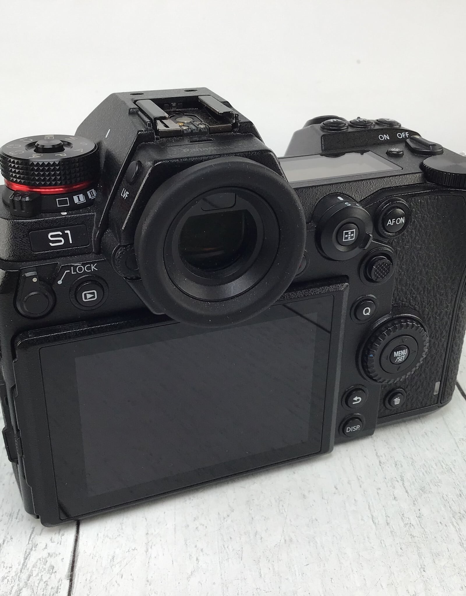 PANASONIC Panasonic Lumix S1 Camera Body w/ Charger EX