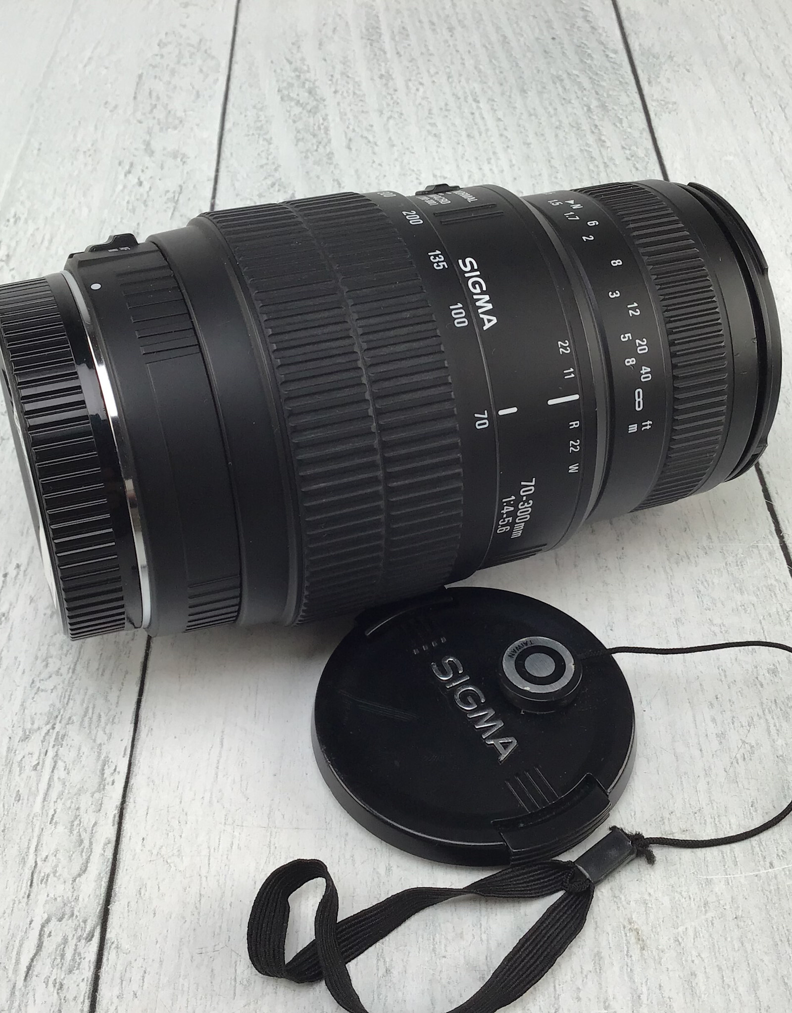 SIGMA Sigma 70-300mm f4-5.6 Lens for Canon EF Used Good