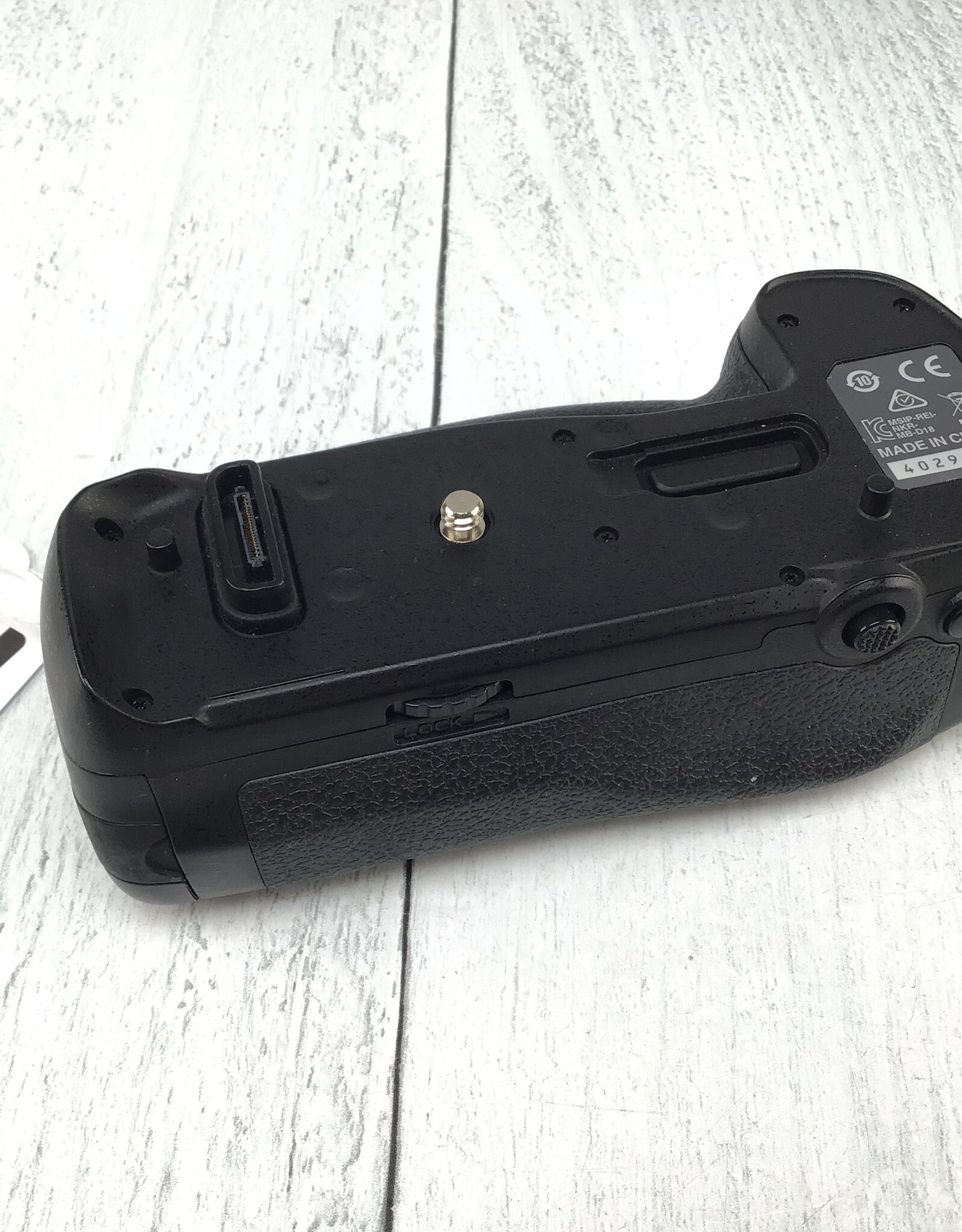 NIKON Nikon MB-D18 Battery Grip Used Good