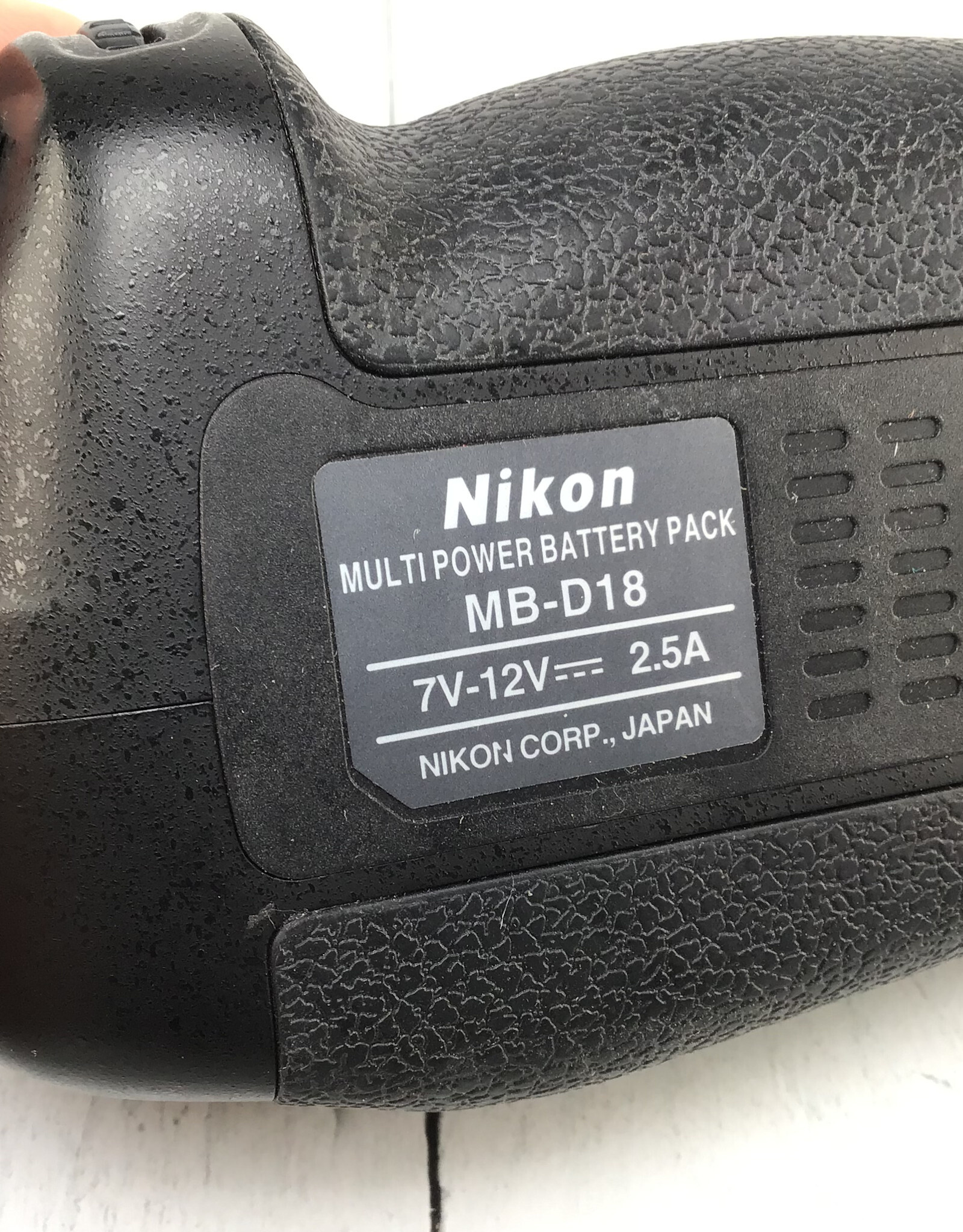 NIKON Nikon MB-D18 Battery Grip Used Good