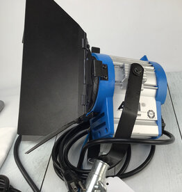 Arri Arri 300 Plus Tungsten Fresnell Light Used Fair
