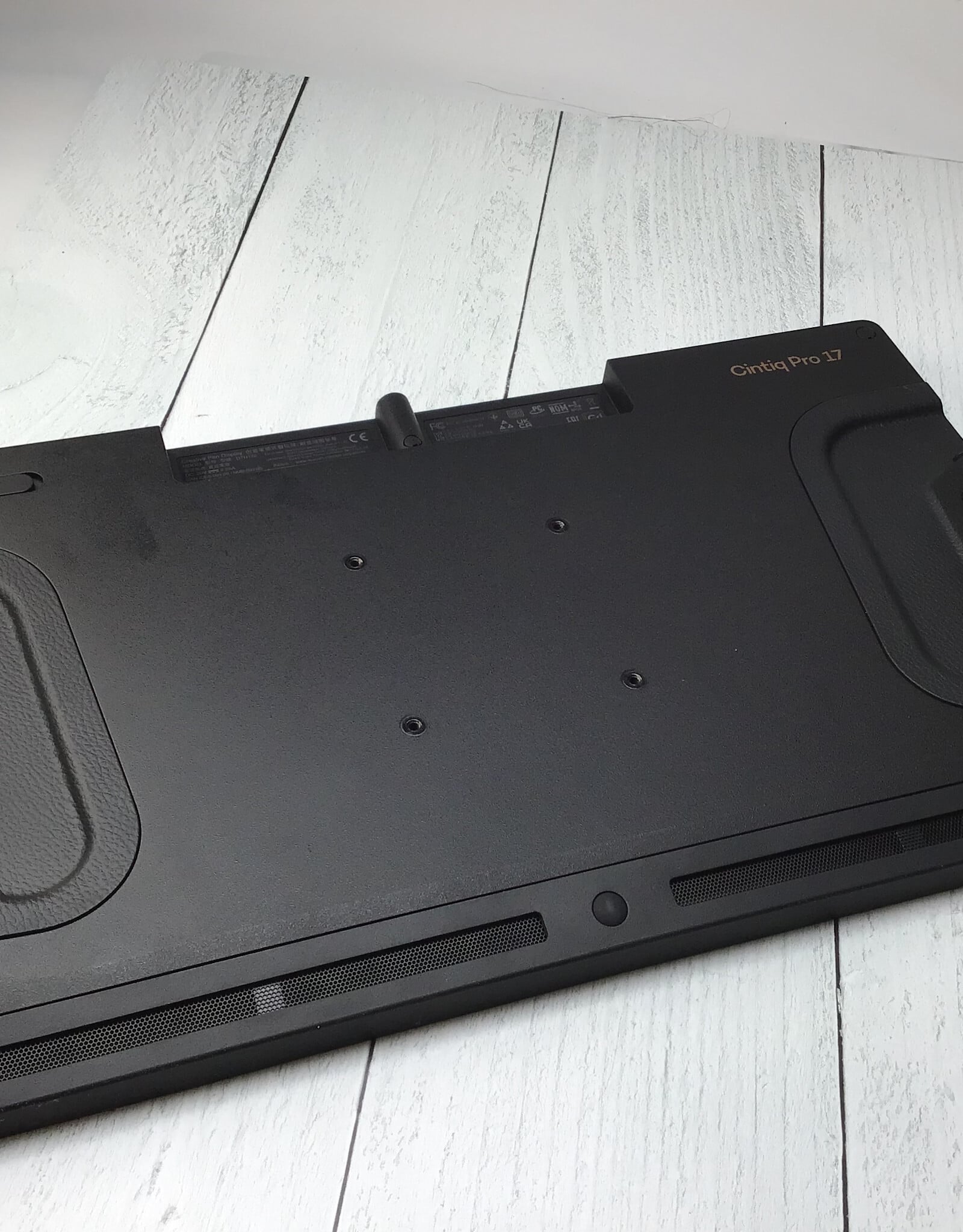 Wacom Wacom Cintiq Pro 17 Touch Pen Display in Box Used Good