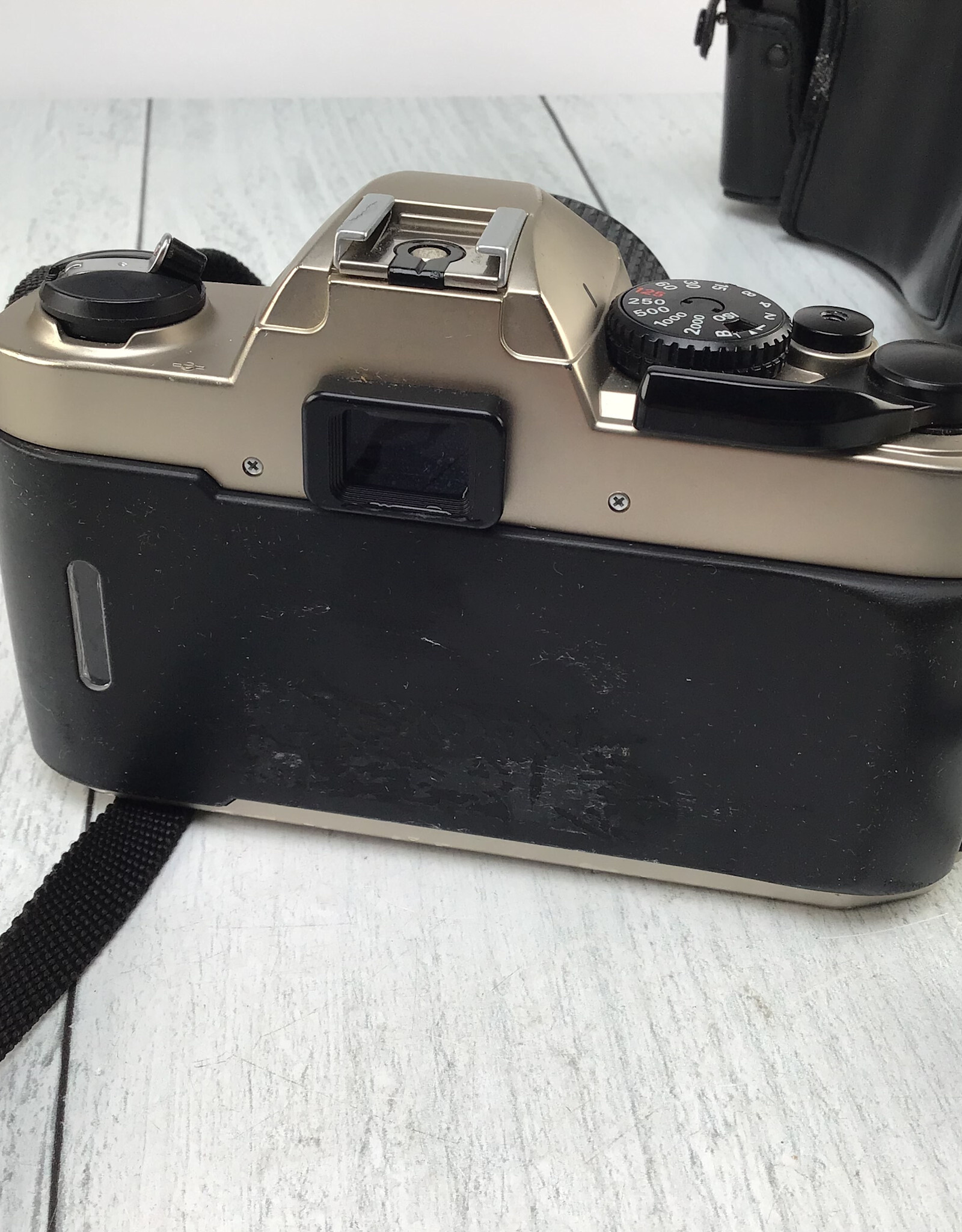 NIKON Nikon FM10 Camera w/ 35-70mm in Box Used Good