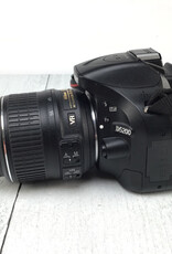 NIKON Nikon D5200 Camera w/ 18-55mm Used Good