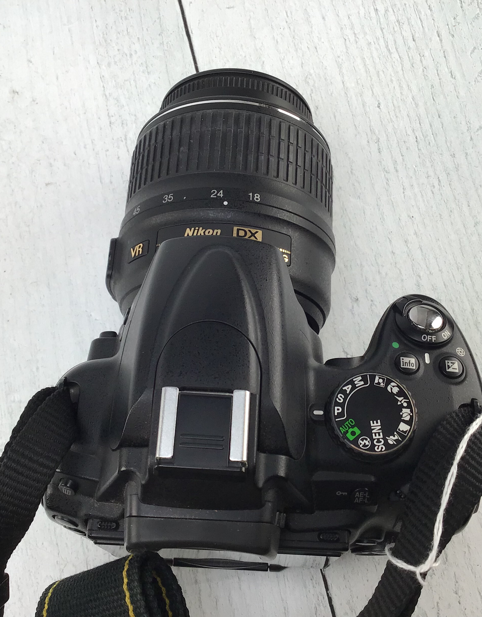 NIKON Nikon D5000 Camera w/ 18-55mm Used Fair