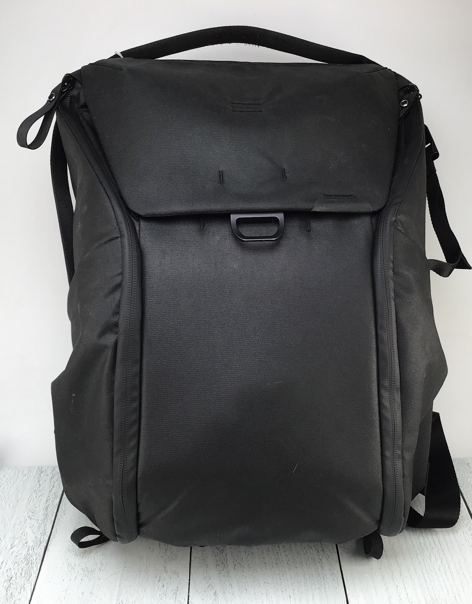 Peak Design Every Day Backpack 20L Black Used Good