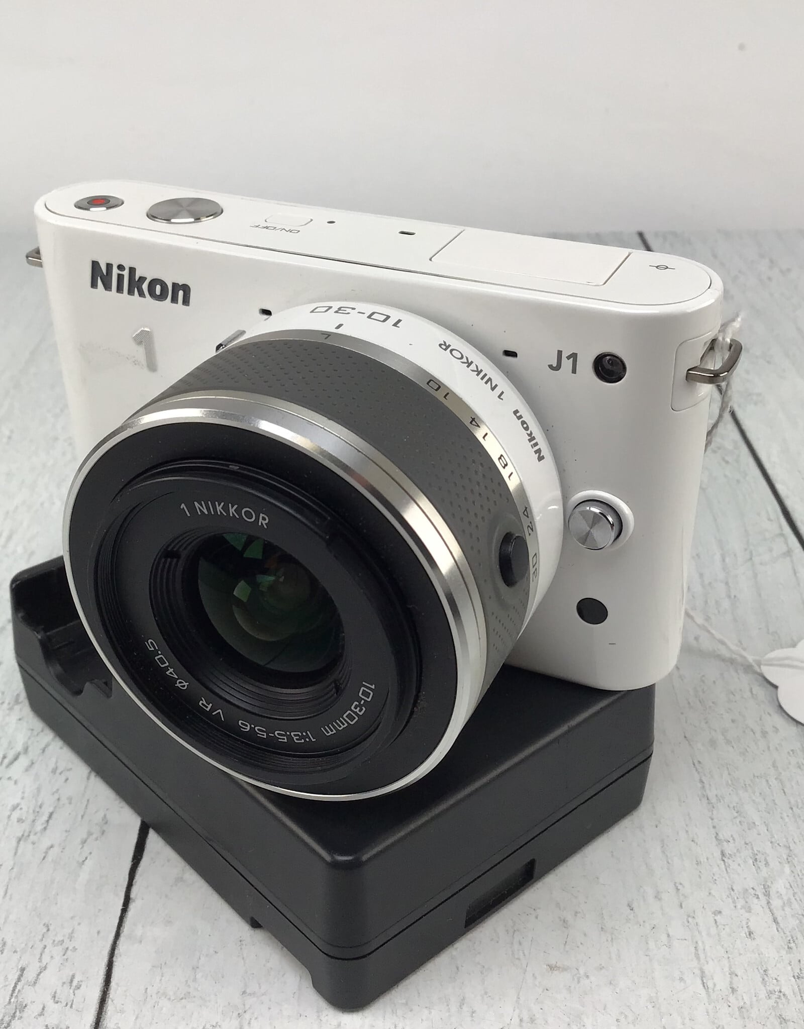 NIKON Nikon J1 White Camera w/10-30mm Used Good
