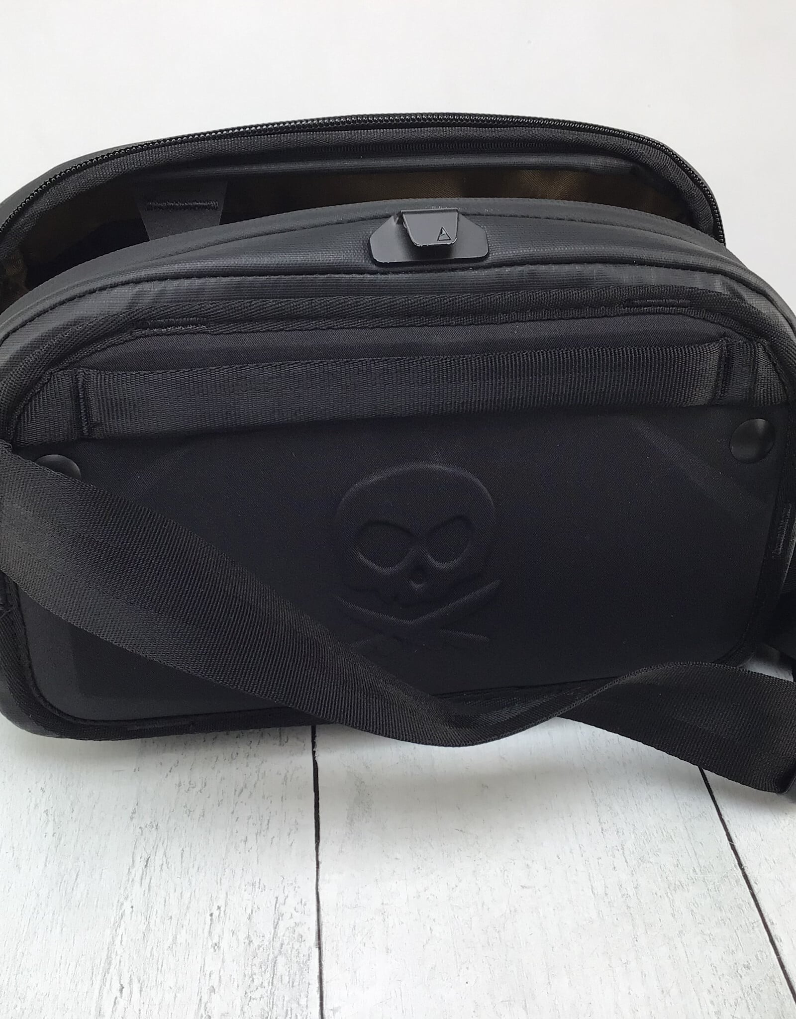 Nomatic Peter McKinnon Nomatic 8L Sling Bag Used Good