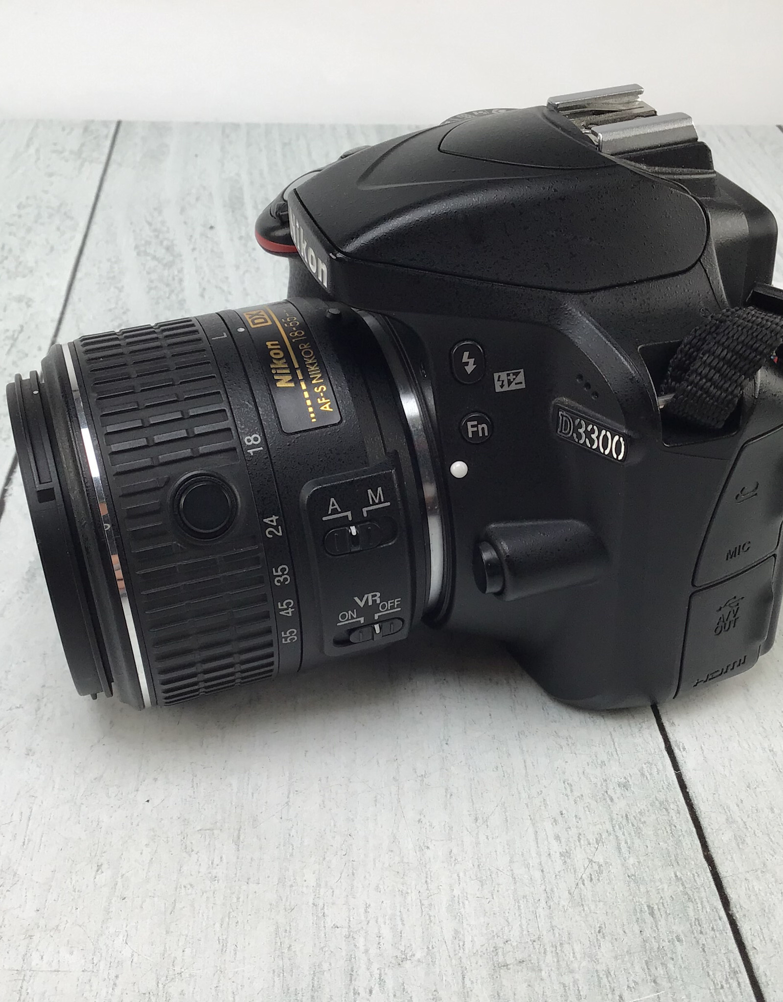 NIKON Nikon D3300 Camera w/ 18-55mm VR Used Good