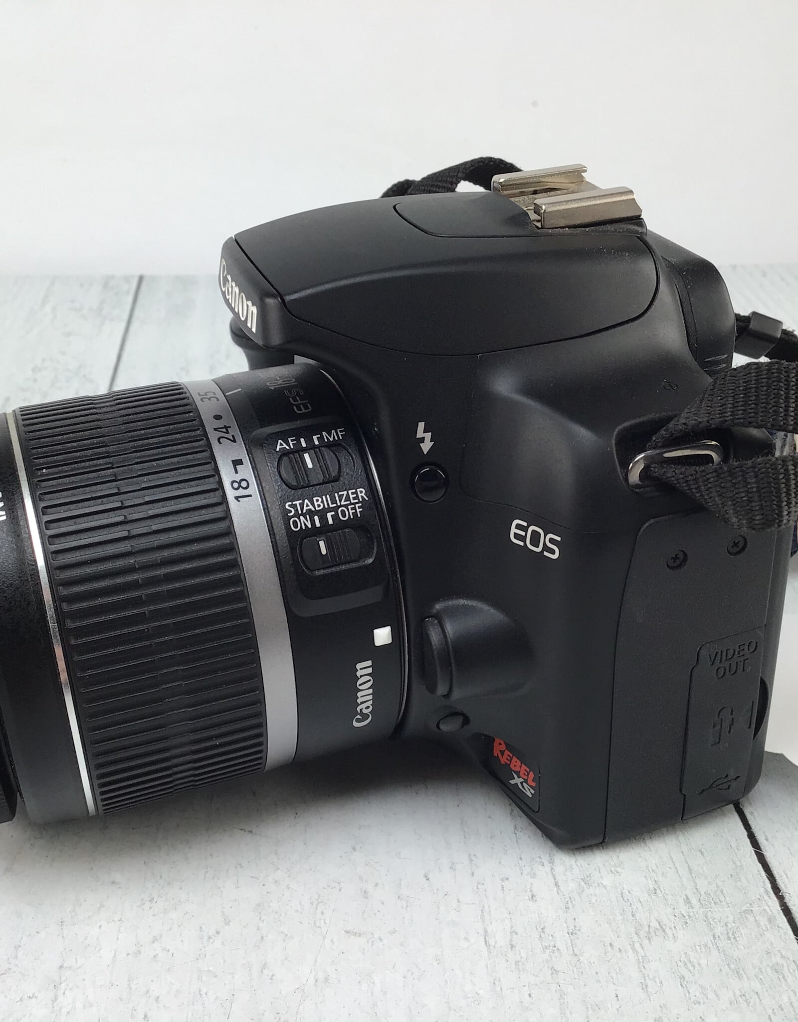CANON Canon EOS Rebel XS Camera w/ 18-55mm IS Used Good
