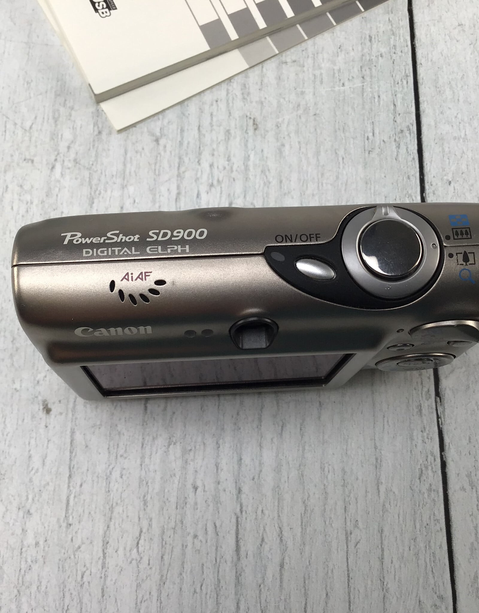 CANON Canon PowerShot SD900 Elph Camera in Box Used Good