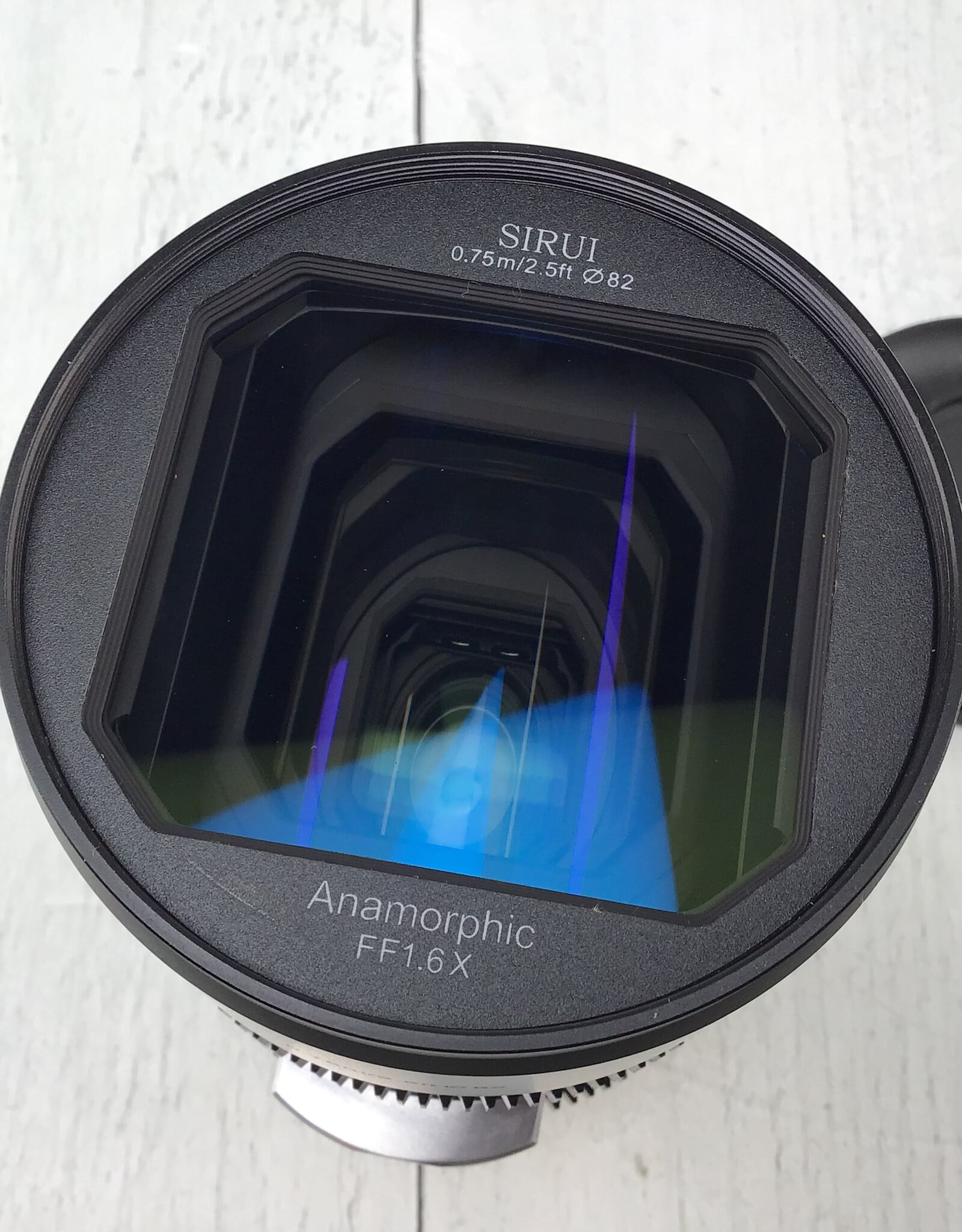 Sirui 50mm T2.9 Anamorphic FF 1.66X lens for Canon Rf Used Good