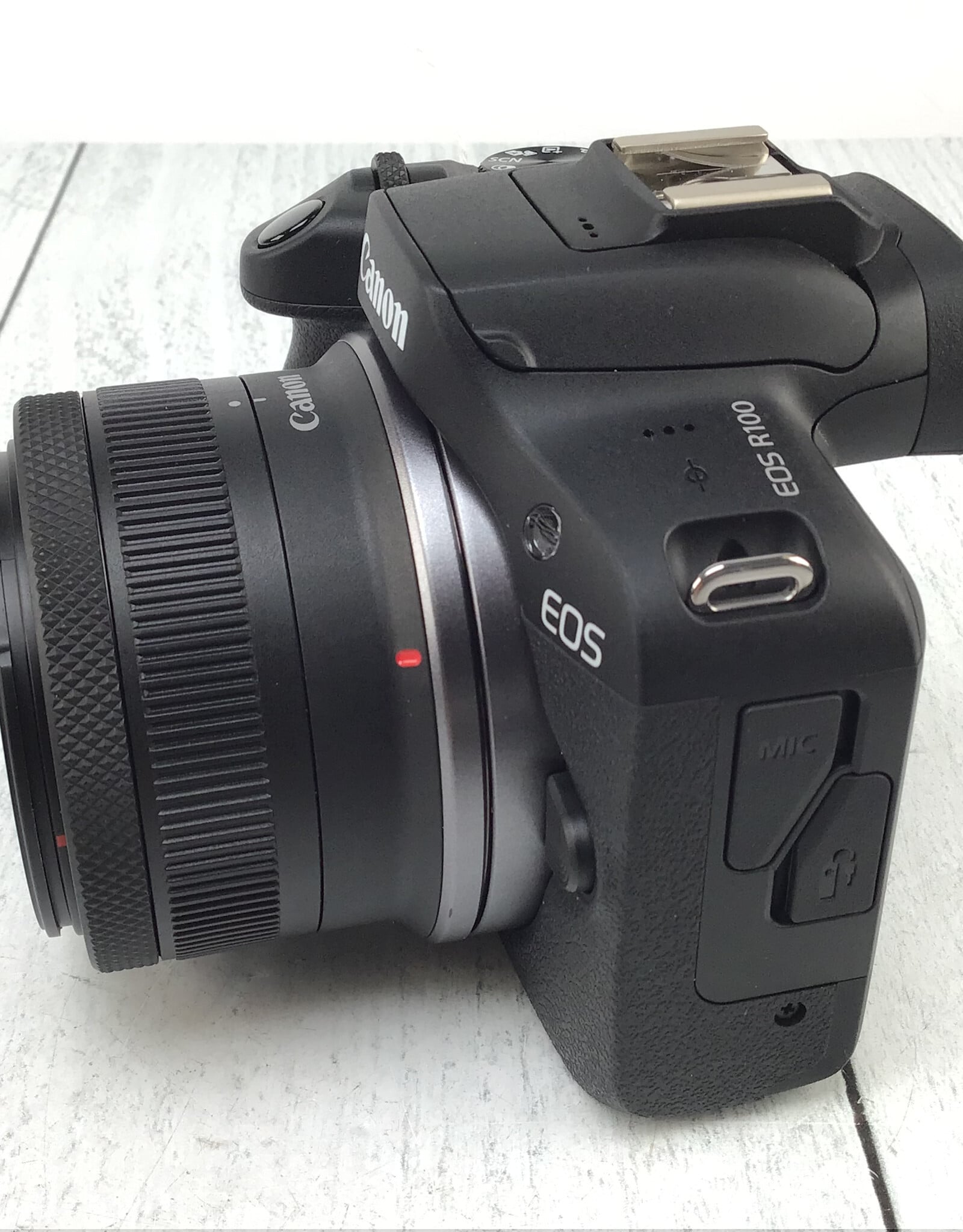CANON Canon EOS R100 Camera w/ 18-45mm Used Good