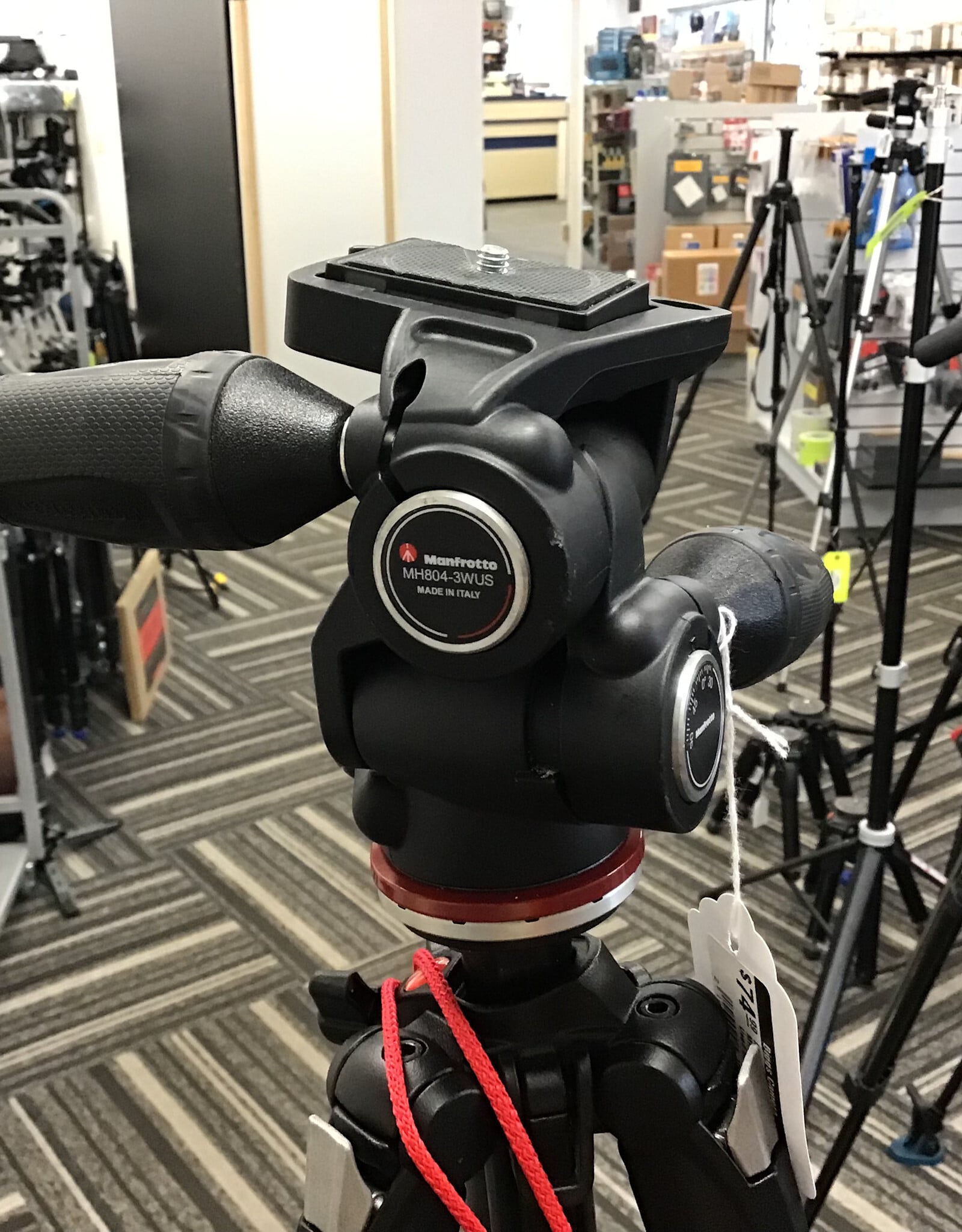 MANFROTTO Manfrotto 290 Tripod w/ MH804-3WUS Head Used Good