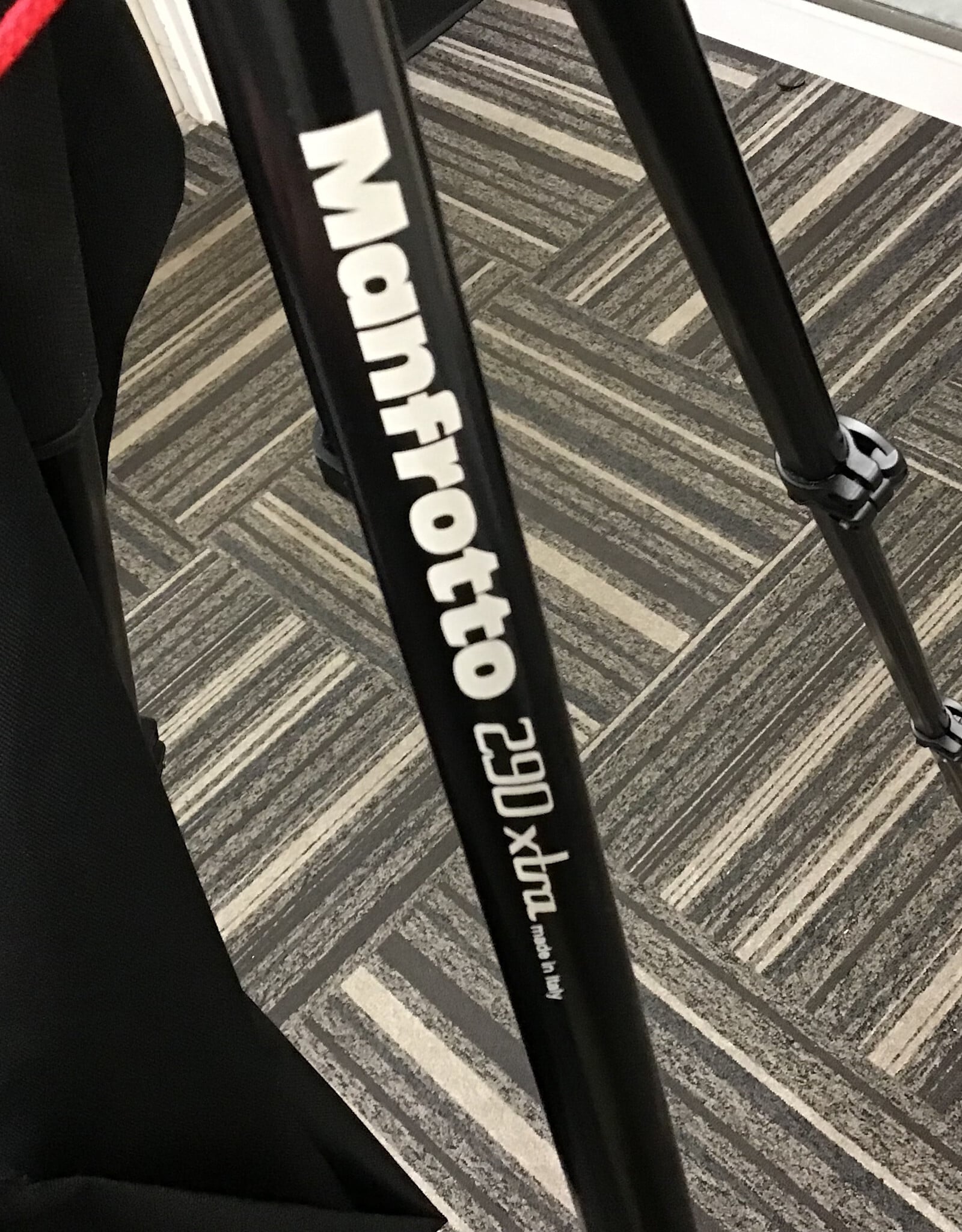 MANFROTTO Manfrotto 290 Tripod w/ MH804-3WUS Head Used Good