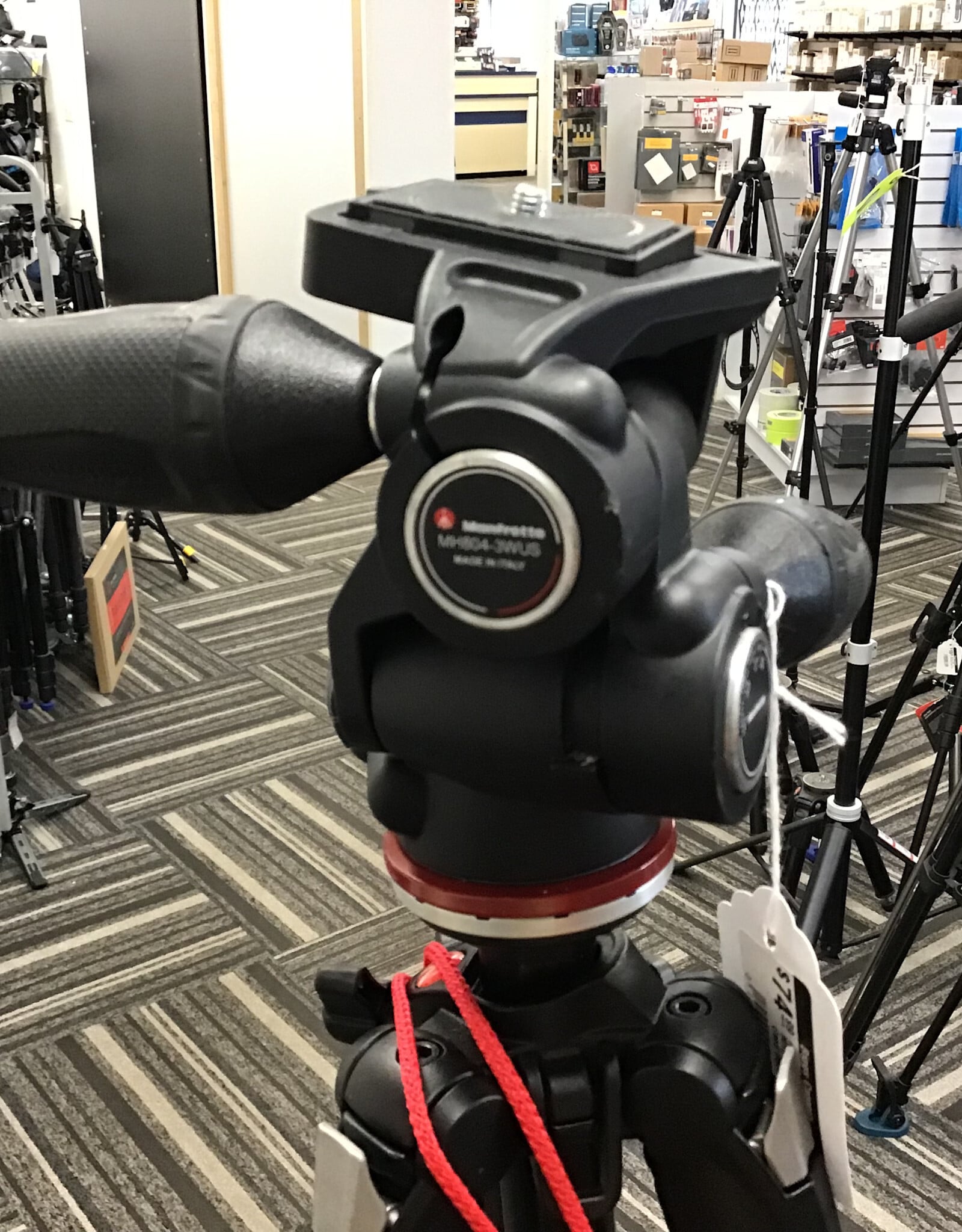 MANFROTTO Manfrotto 290 Tripod w/ MH804-3WUS Head Used Good