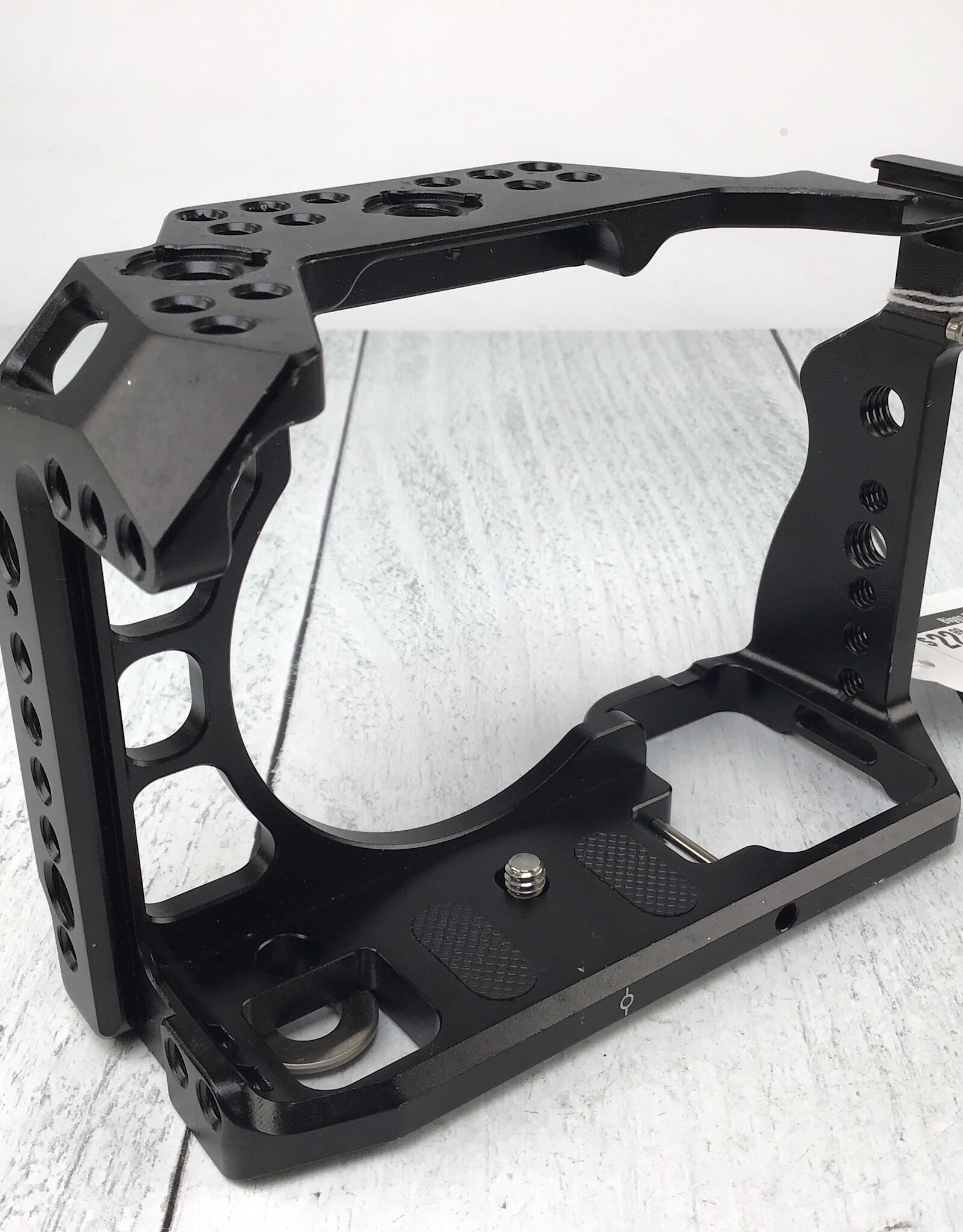 SONY SmallRig Camera Cage for Sony A7RIV Used Good