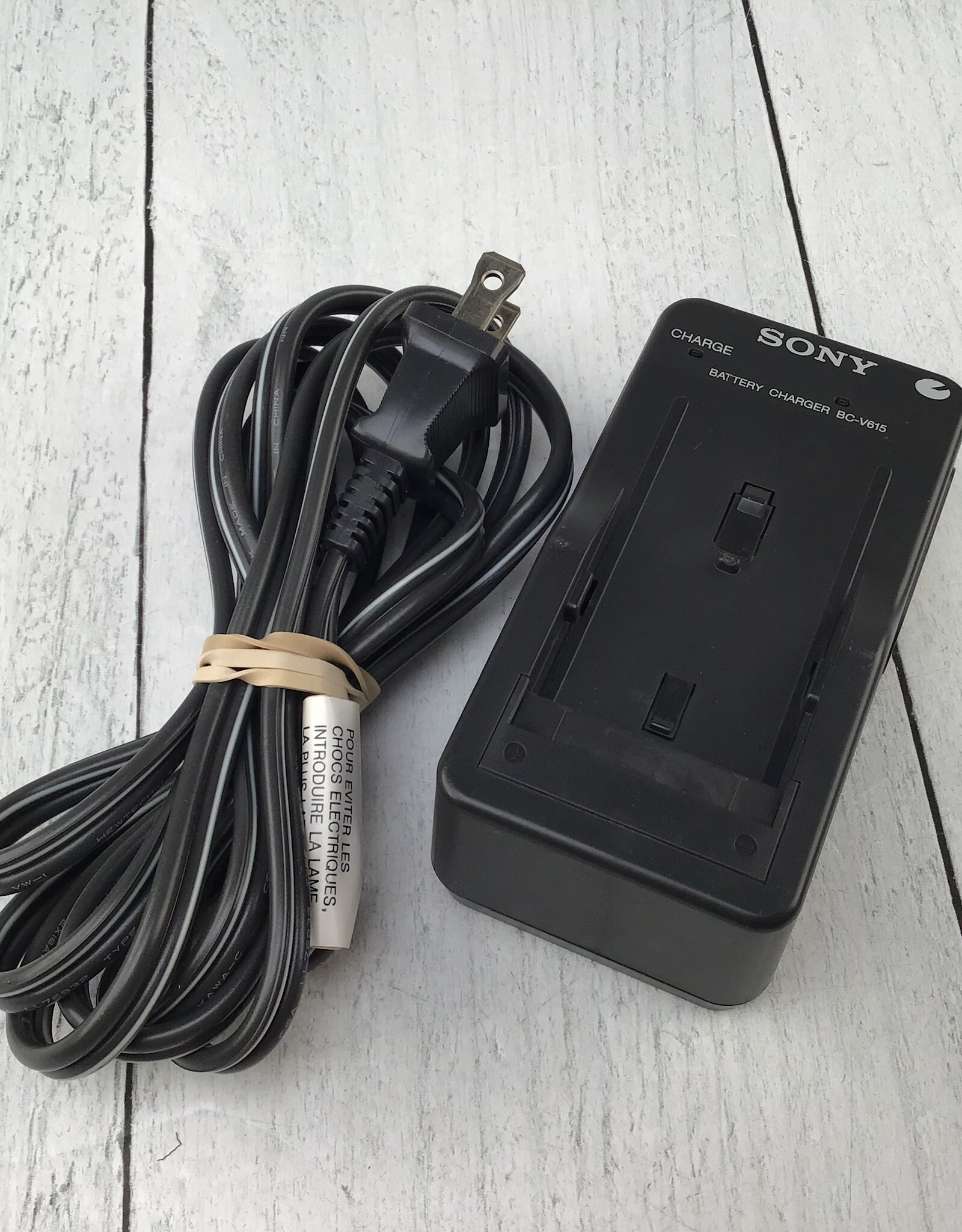 SONY SONY BC-V615 Battery Charger for NP-F970 NP-F750 Used Good