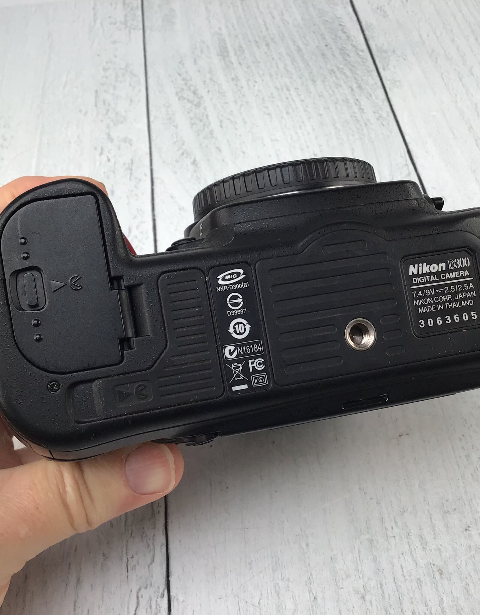 NIKON Nikon D300 Camera Body Used BGN