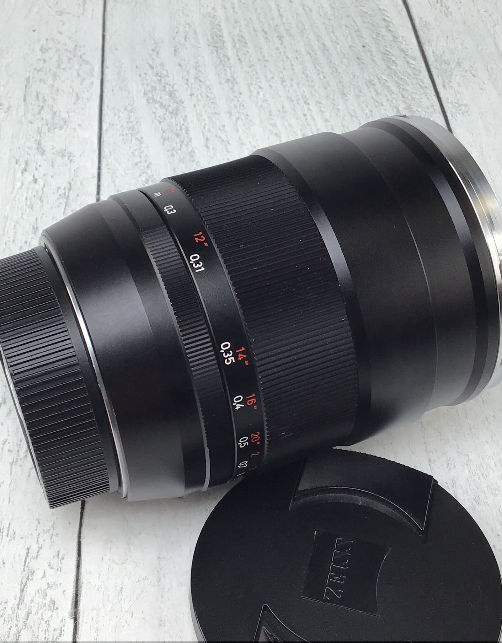 ZEISS Carl Zeiss Distagon 35mm f1.4 ZE Lens for Canon EF Used Good