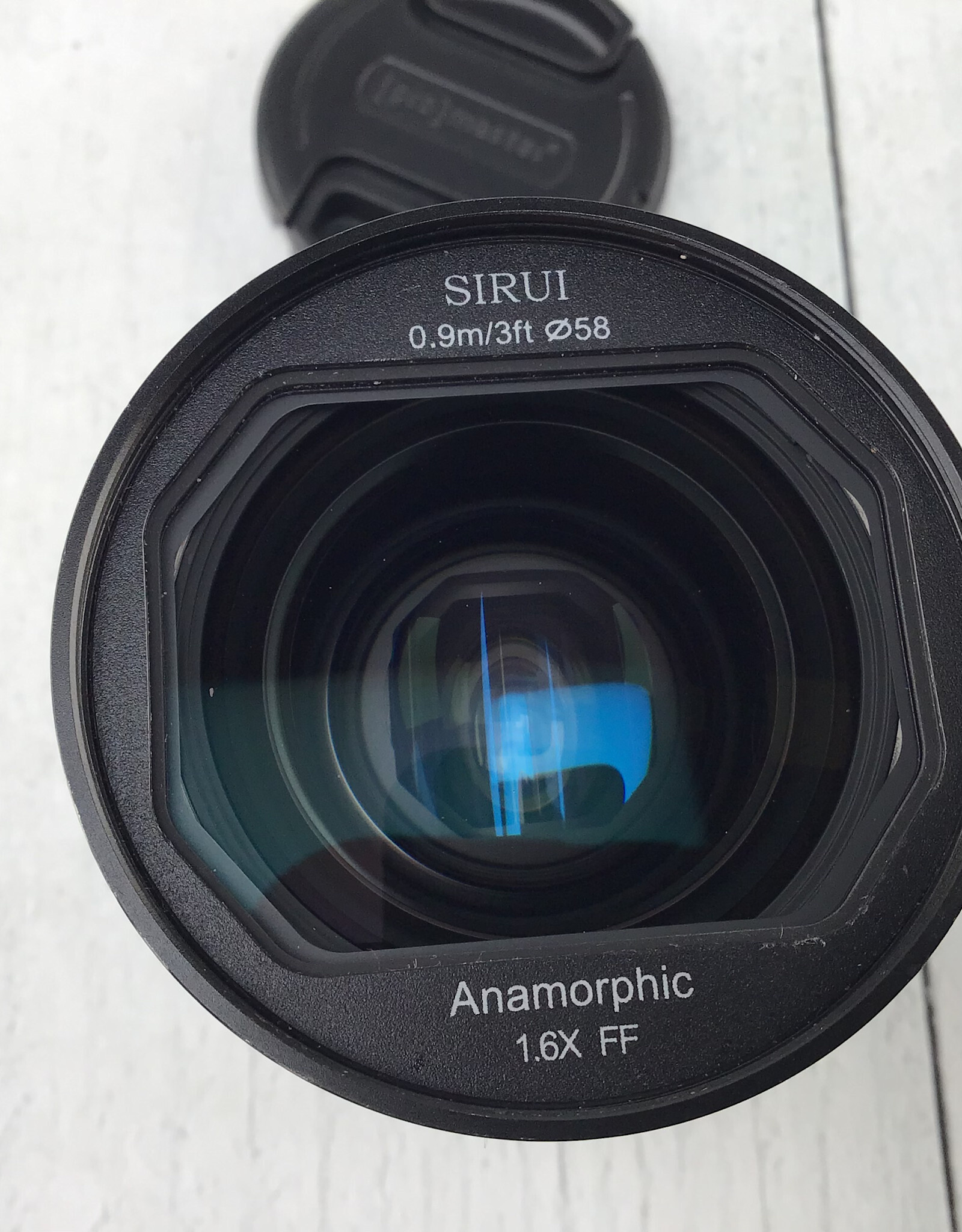 Sirui 35mm T2.9 Anamorphic 1.66X Lens for Sony E used Good