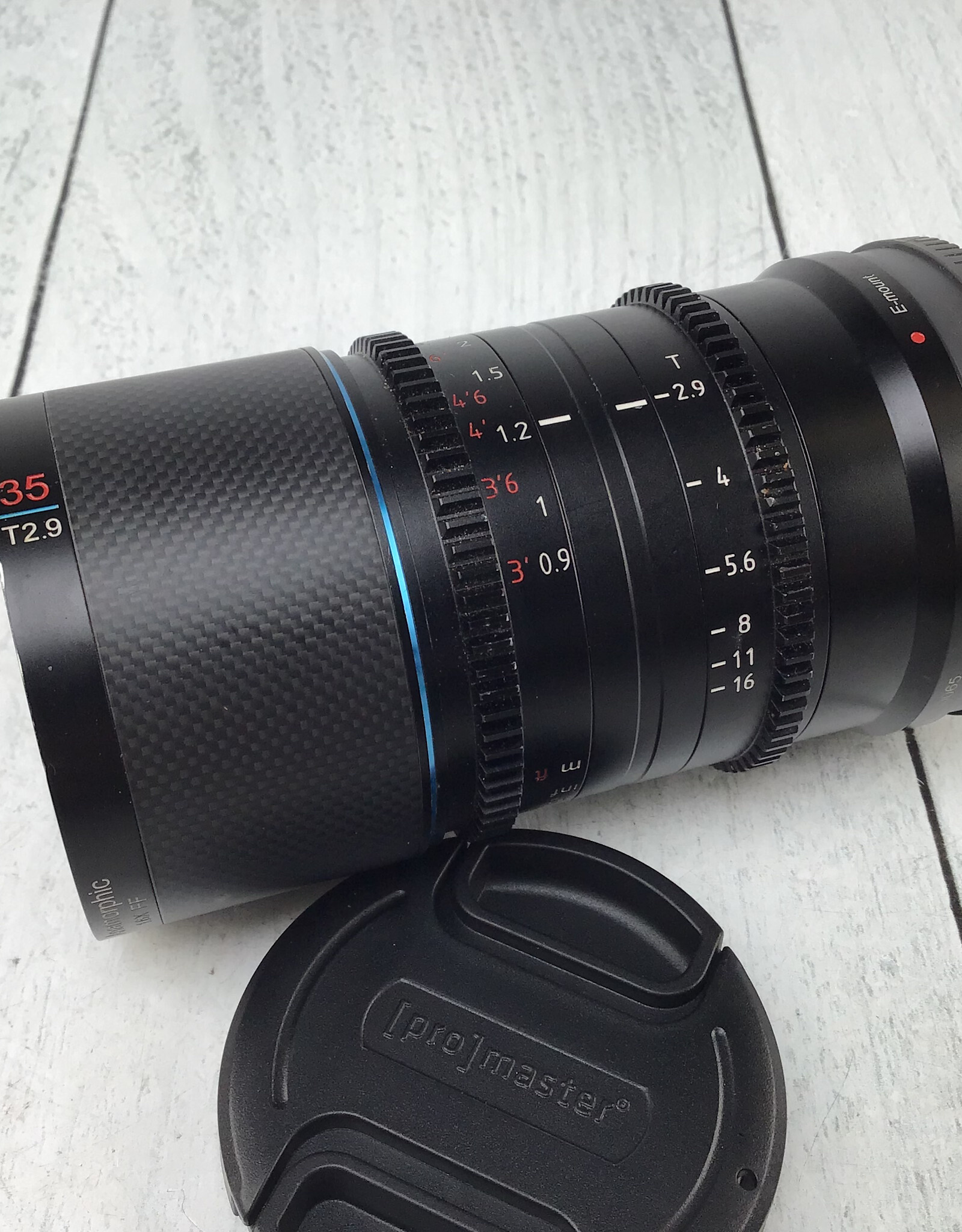 Sirui 35mm T2.9 Anamorphic 1.66X Lens for Sony E used Good