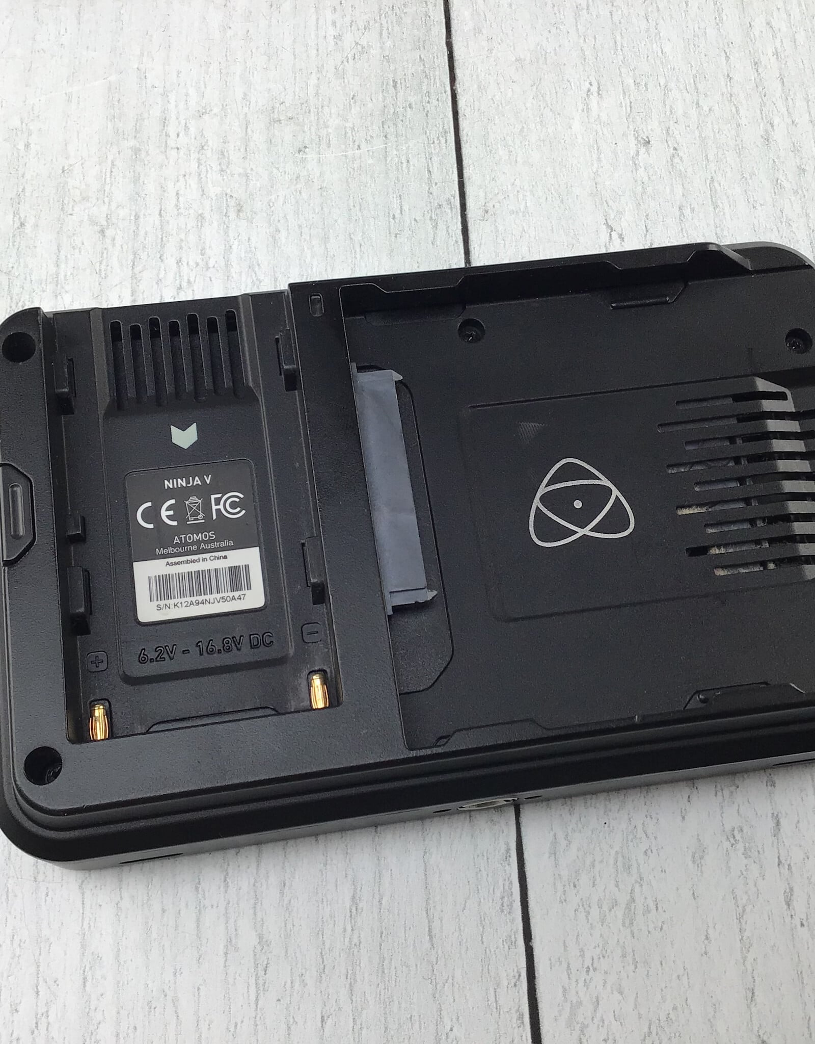 ATOMOS Atomos Ninja V w/ Case Used Good
