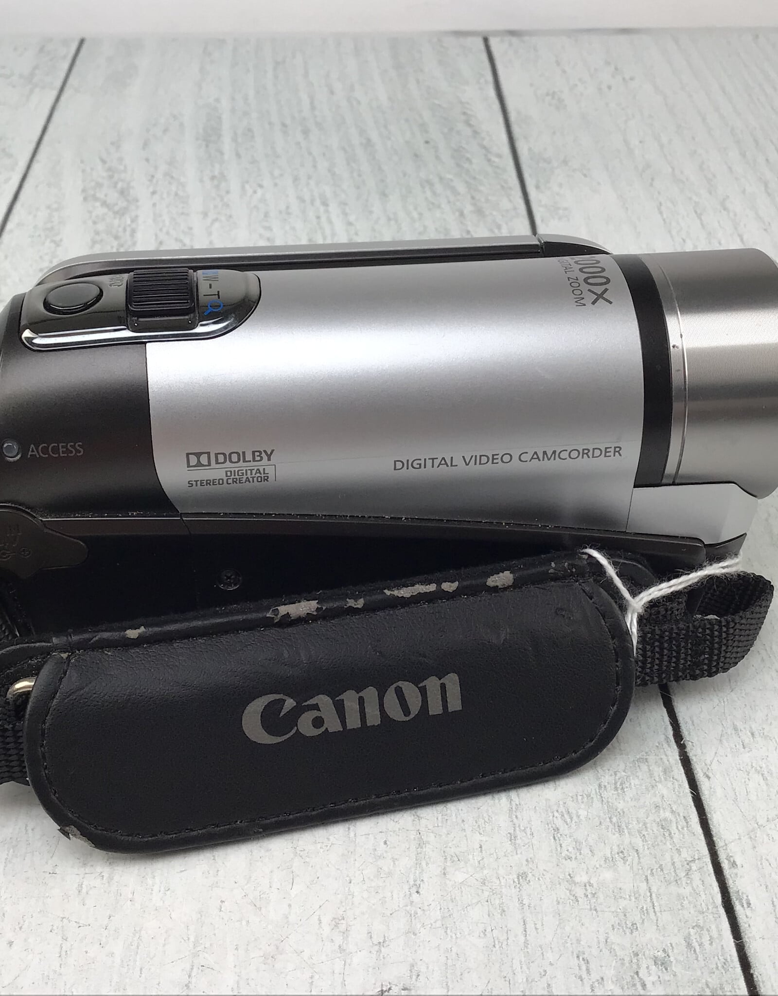 CANON Canon FS200 Camcorder No Charger Used Good
