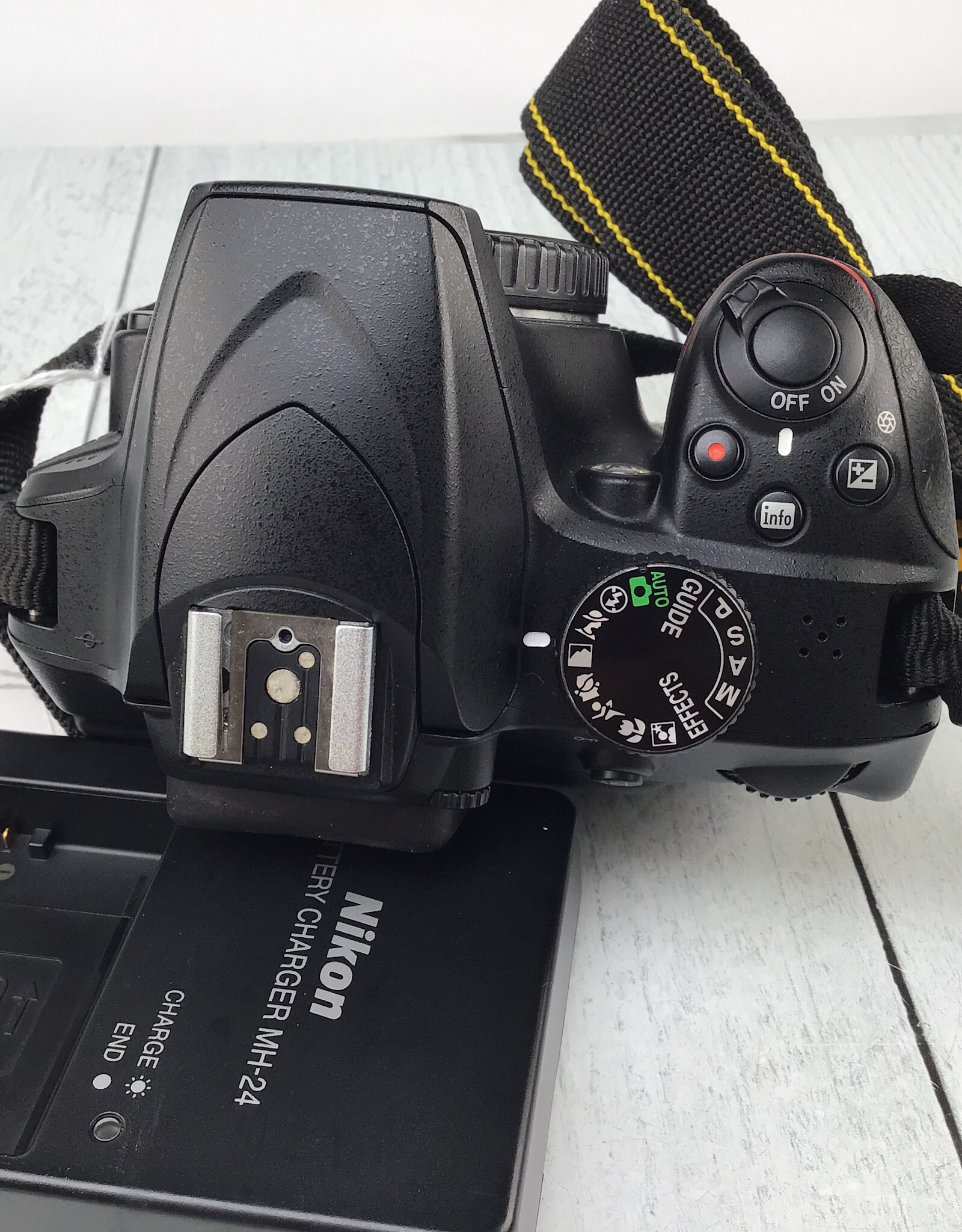 NIKON Nikon D3400 Camera Body Used Good