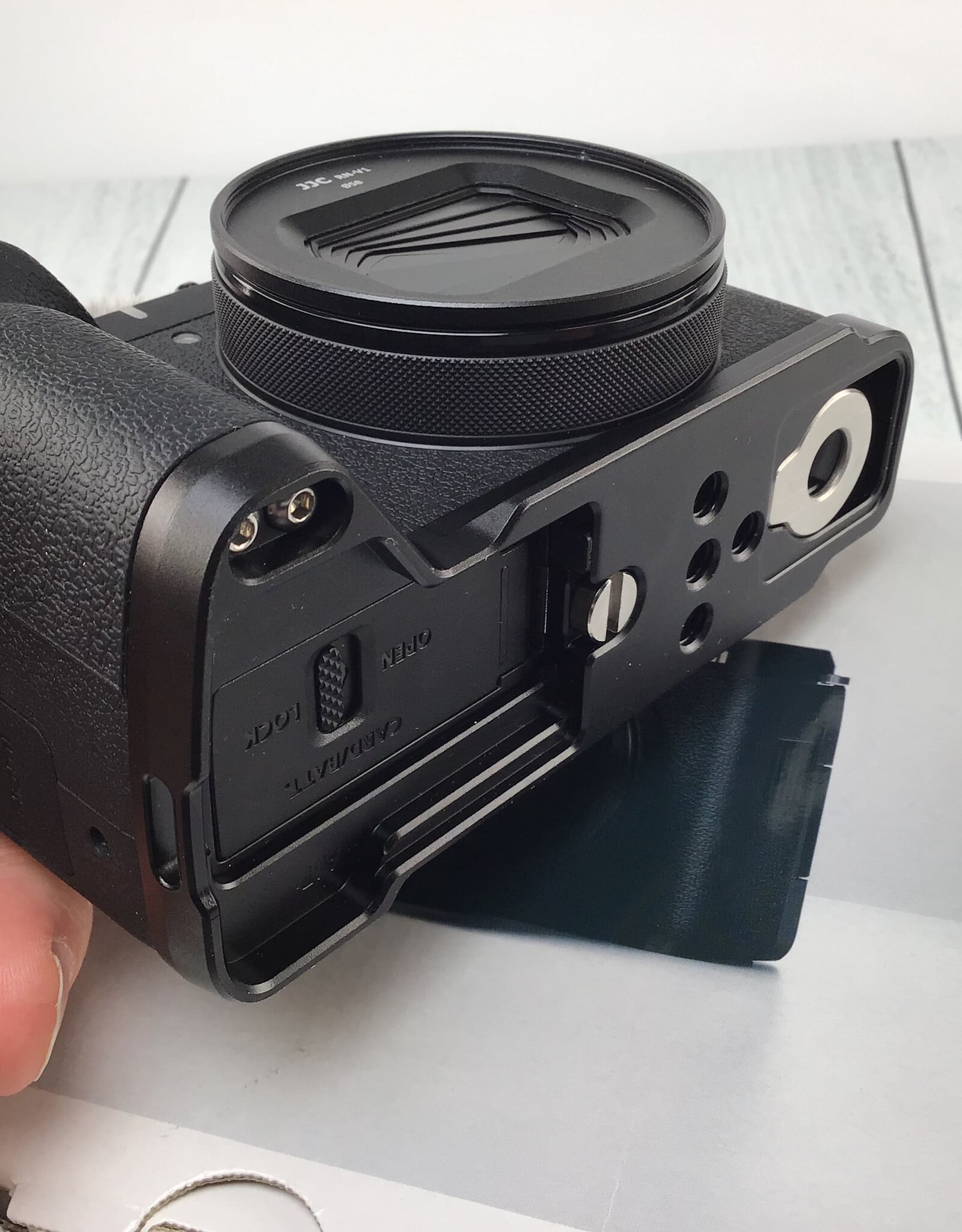 CANON Canon PowerShot V1 Camera in Box Used Good