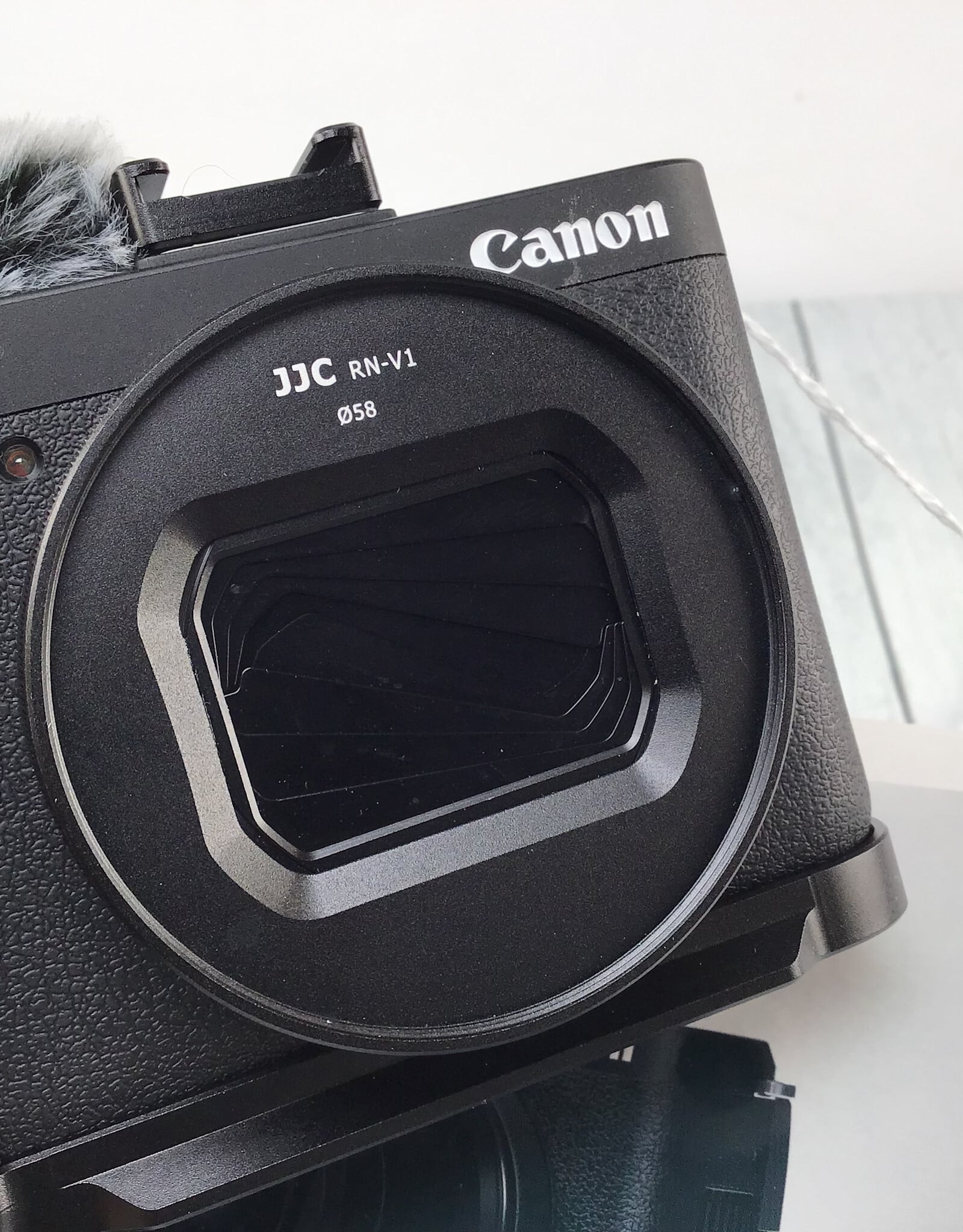 CANON Canon PowerShot V1 Camera in Box Used Good