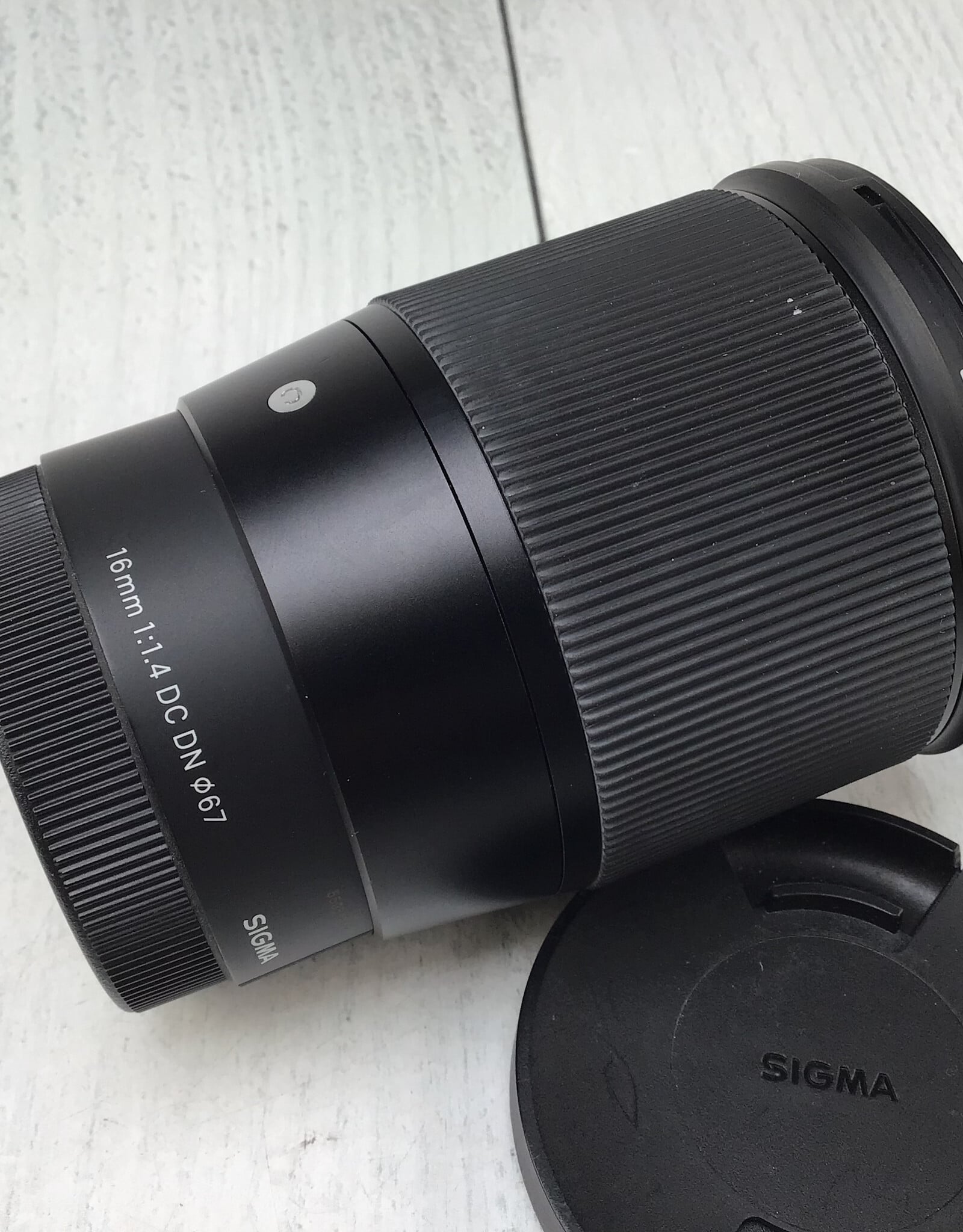 SIGMA Sigma Art 16mm f1.4 DC DN Lens for Sony Used Good