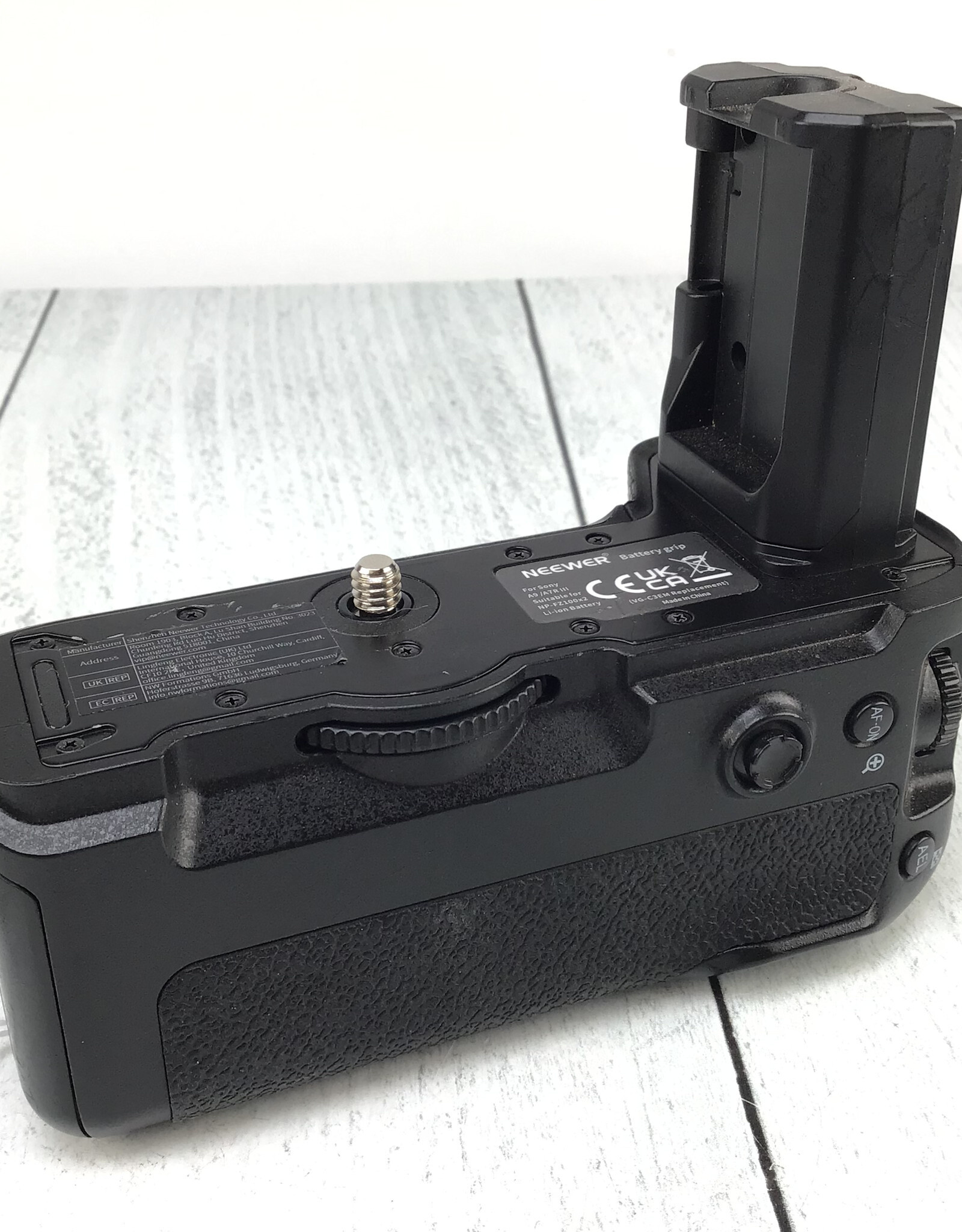 Neewer Neewer Battery Grip for Sony A9/A7RIII Used Fair