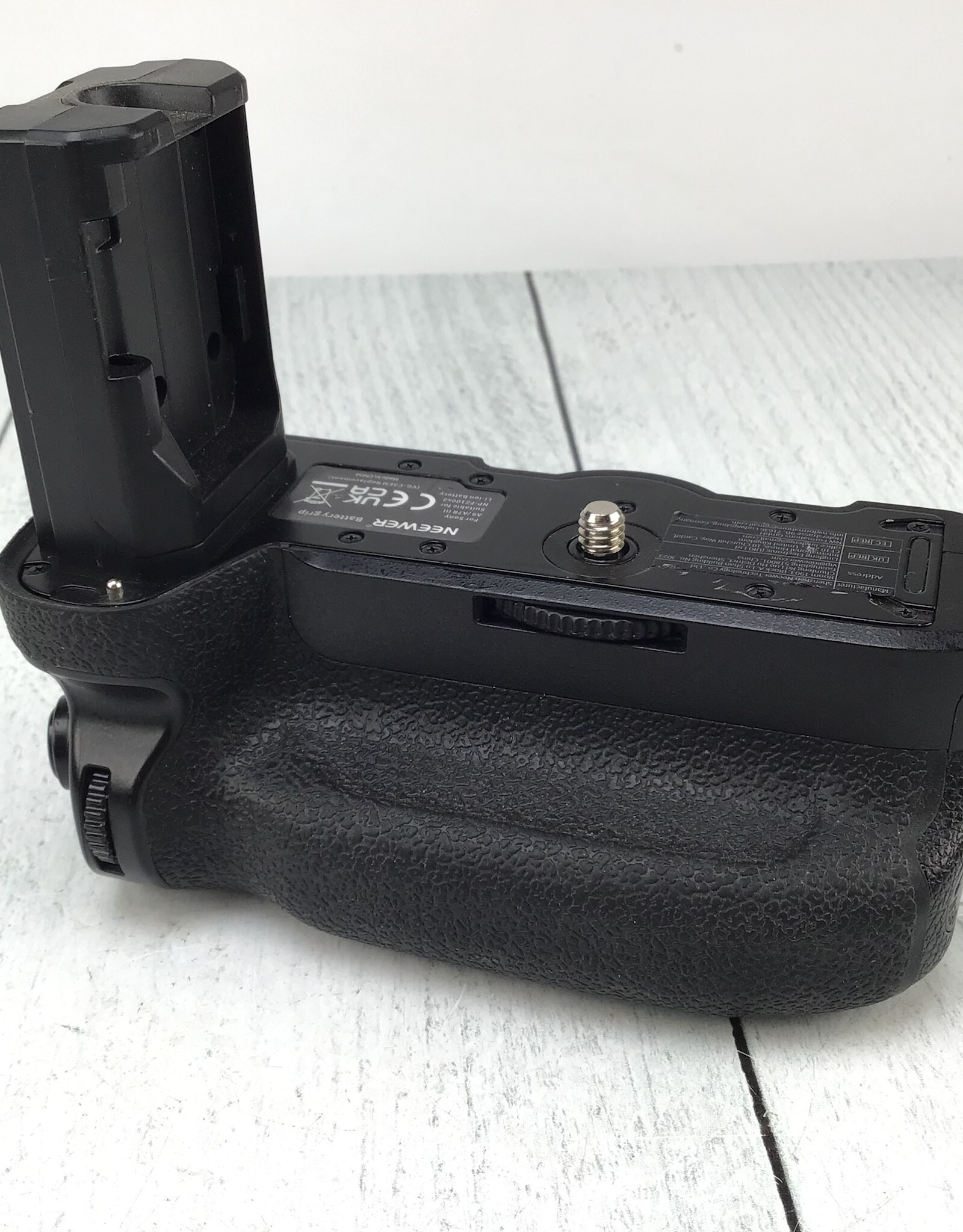 Neewer Neewer Battery Grip for Sony A9/A7RIII Used Fair