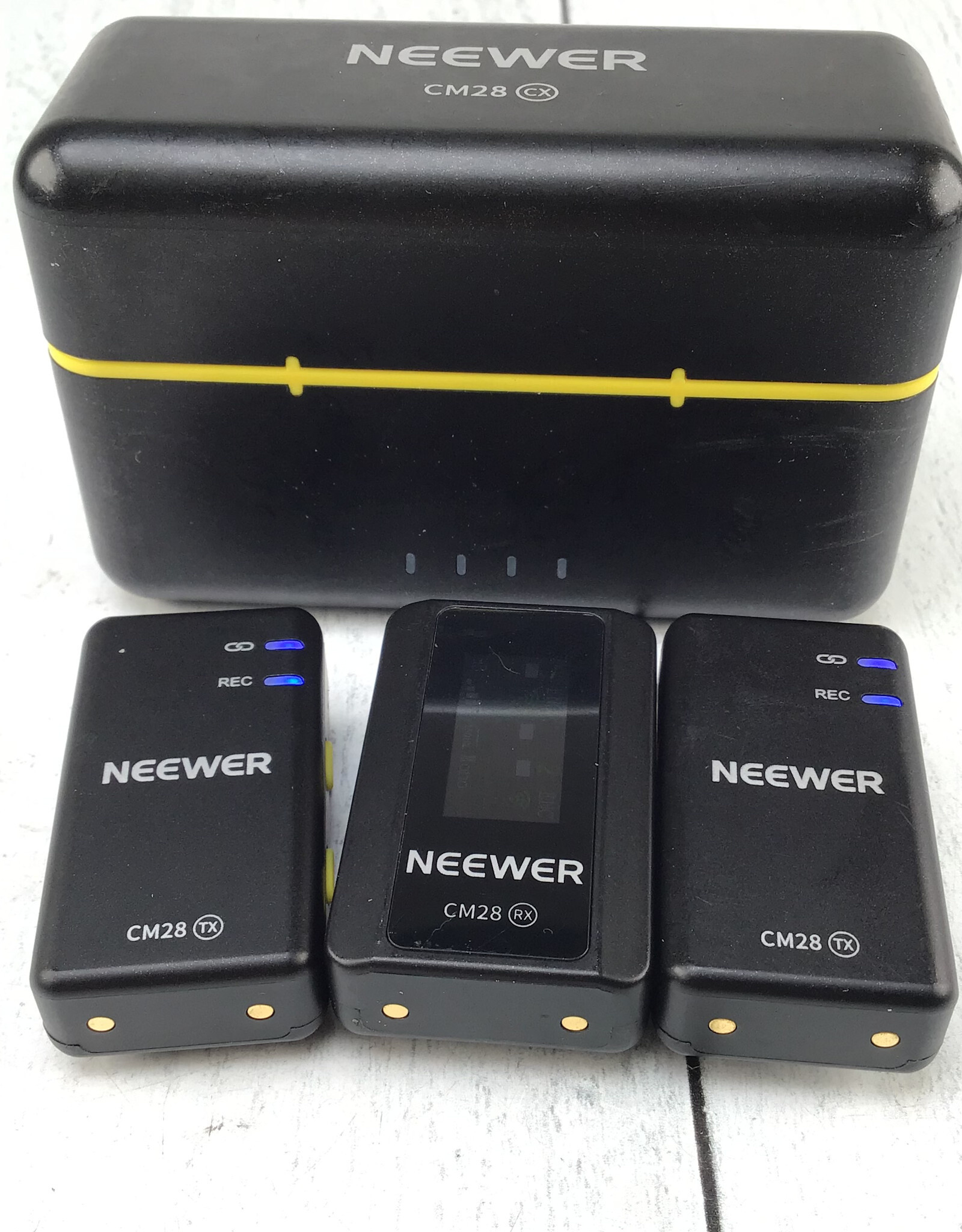 Neewer Neewer CM28 Wireless Microphone Used Good