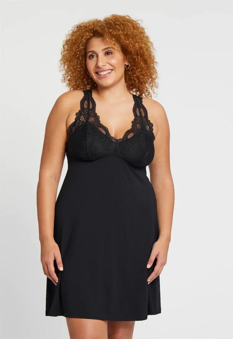 Full Busted belle chemise