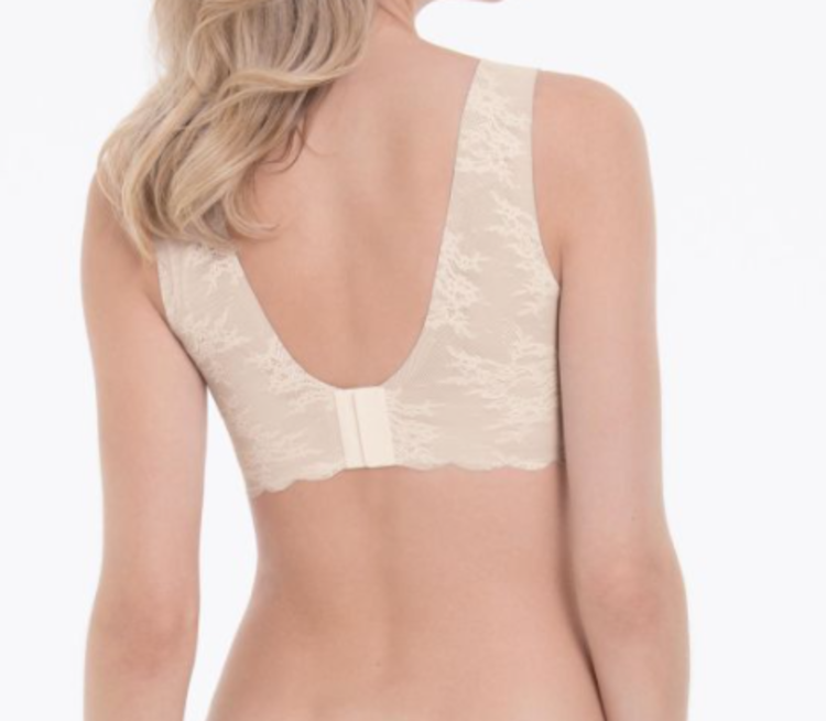 Essential Lace Bralette With Cups