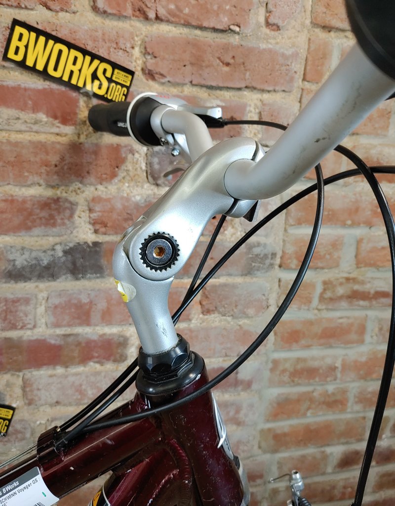 Schwinn Bike : Schwinn Voyageur GS : 16"