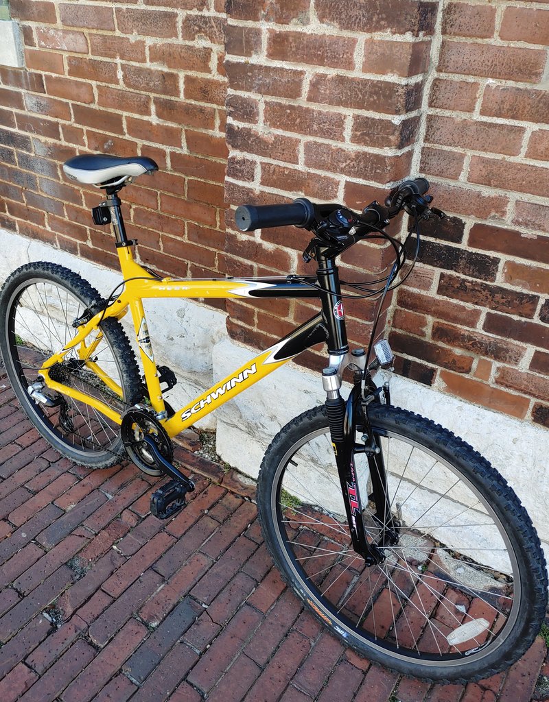 Schwinn Bike : Schwinn Mesa : 20"